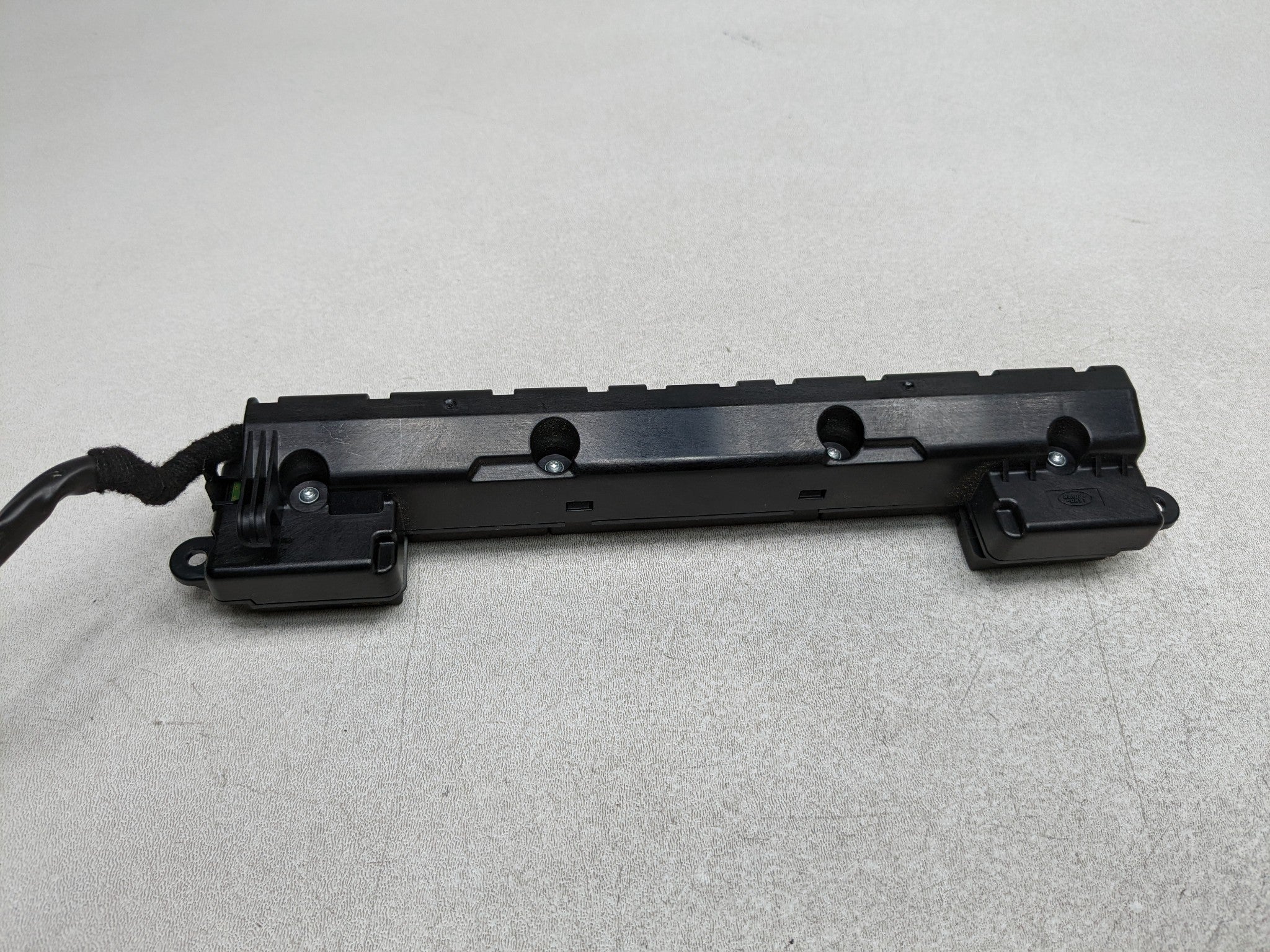 2008 - 2015 LAND ROVER LR2 OEM CENTER CONSOLE SWITCH CONTROL PANEL
