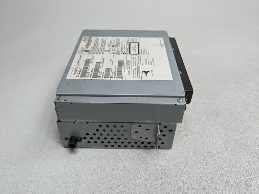2008 - 2015 LAND ROVER LR2 OEM RADIO STEREO RECEIVER UNIT AUDIO VISUAL EQUIPMENT