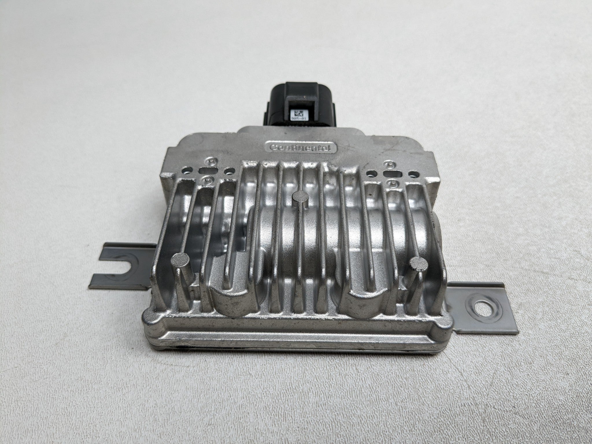 2008 - 2015 LAND ROVER LR2 OEM FUEL PUMP CONTROL MODULE UNIT