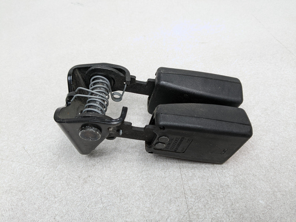 2008 - 2015 LAND ROVER LR2 OEM SEAT BELT BUCKLE SET REAR LEFT AND RIGHT SIDE