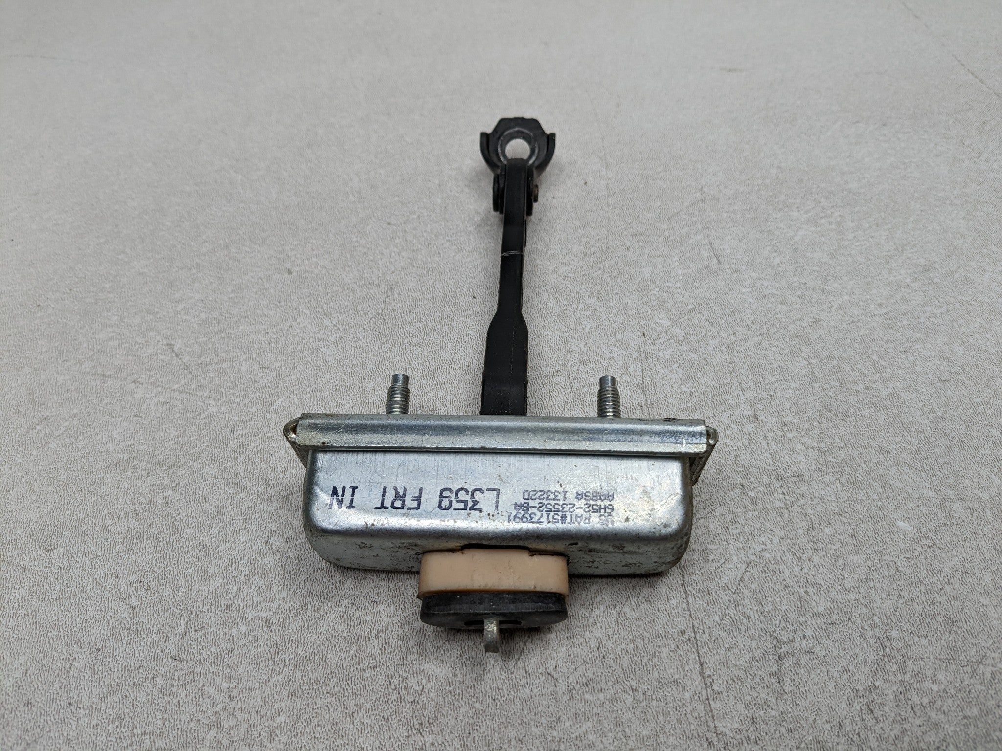 08 - 15 LAND ROVER LR2 OEM DOOR CHECK STRAP STOPPER FRONT RIGHT PASSENGER SIDE