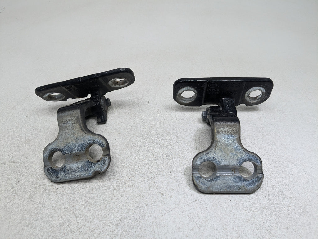 08 - 15 LAND ROVER LR2 OEM DOOR HINGES UPPER AND LOWER FRONT LEFT DRIVER SIDE