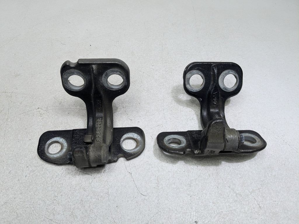 2008 - 2015 LAND ROVER LR2 OEM DOOR HINGES UPPER AND LOWER FRONT RIGHT SIDE