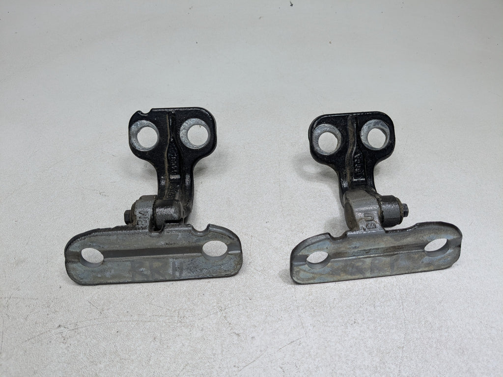 08 - 15 LAND ROVER LR2 OEM DOOR HINGES UPPER AND LOWER REAR RIGHT PASSENGER SIDE