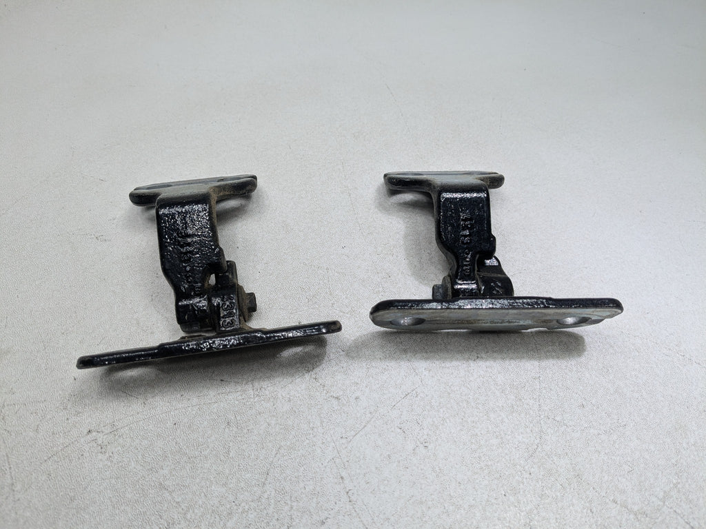 08 - 15 LAND ROVER LR2 OEM DOOR HINGES UPPER AND LOWER REAR RIGHT PASSENGER SIDE