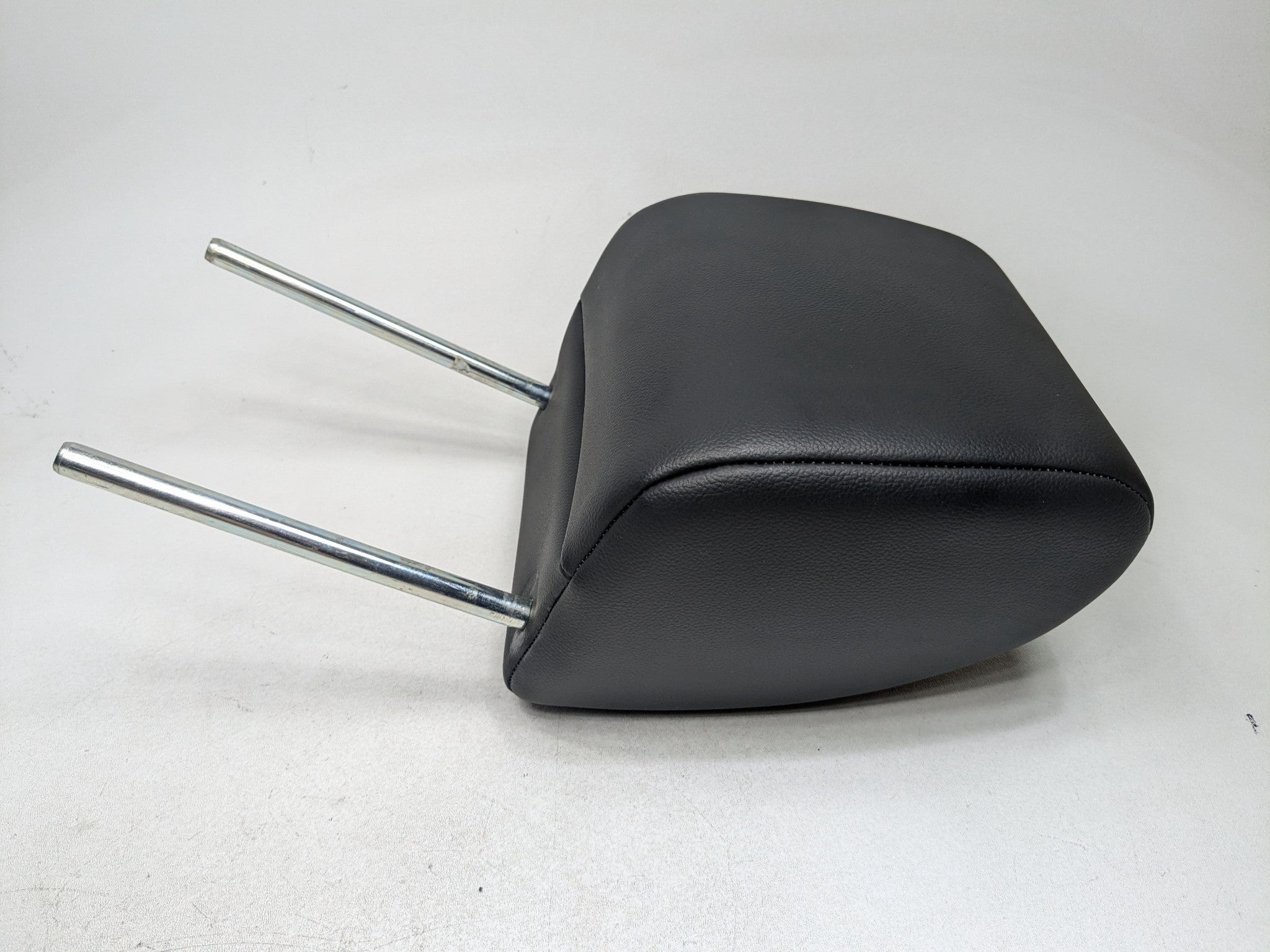 08 - 15 LAND ROVER LR2 OEM SEAT HEADREST LEATHER BLACK FRONT RIGHT SIDE