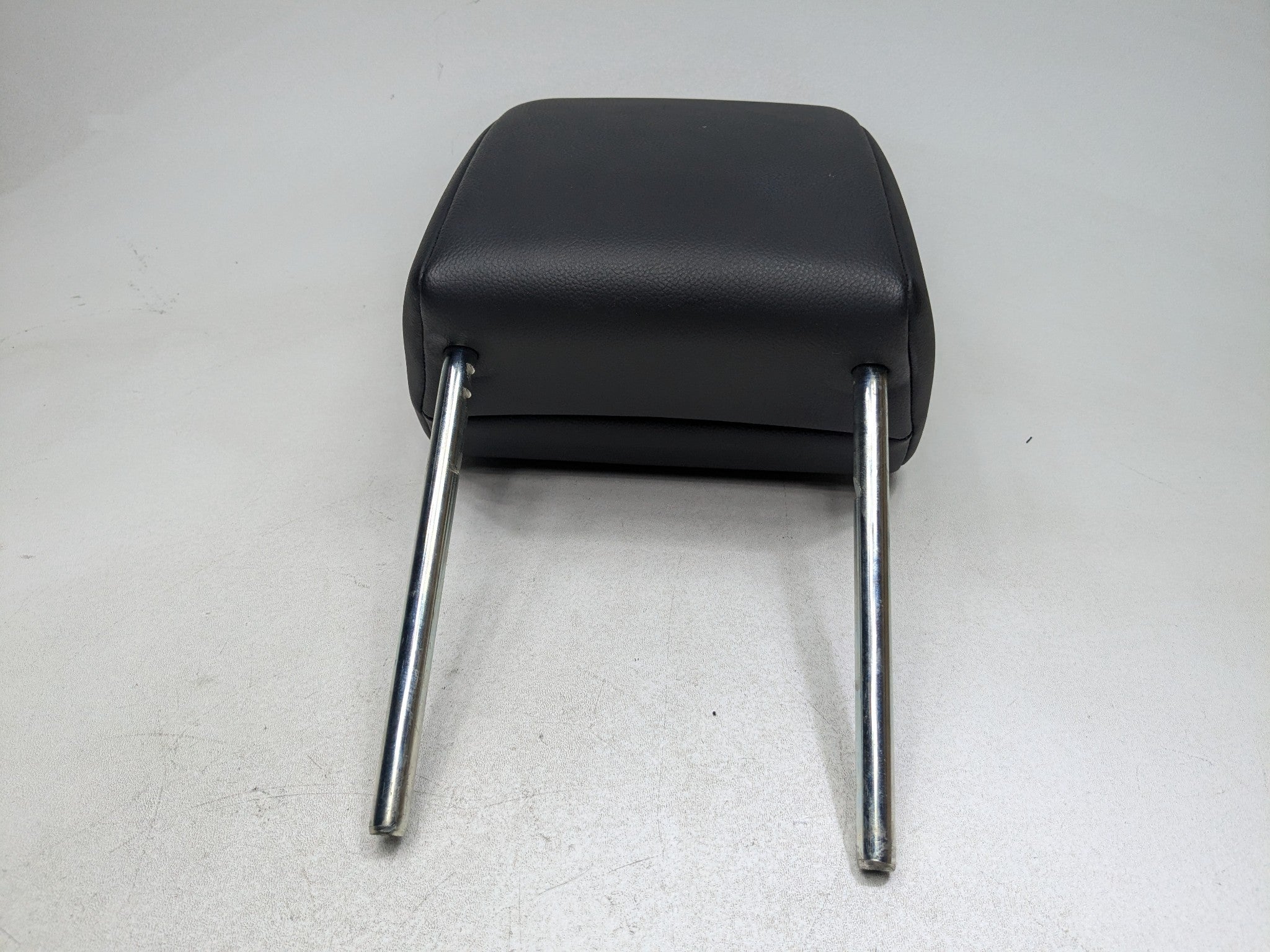 08 - 15 LAND ROVER LR2 OEM SEAT HEADREST LEATHER BLACK FRONT RIGHT SIDE