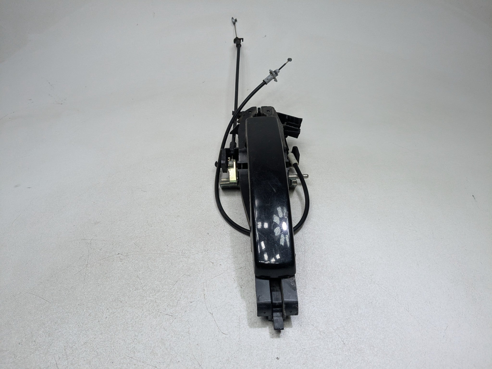 2008 - 2015 LAND ROVER LR2 OEM EXTERIOR DOOR HANDLE FRONT LEFT DRIVER SIDE