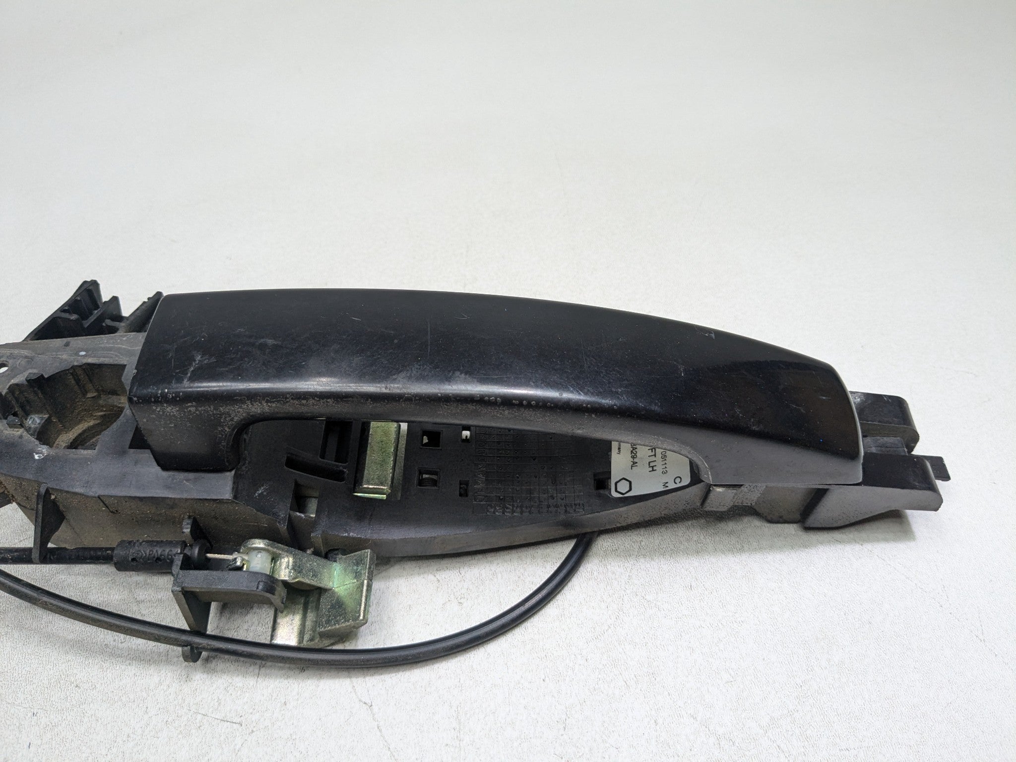 2008 - 2015 LAND ROVER LR2 OEM EXTERIOR DOOR HANDLE FRONT LEFT DRIVER SIDE