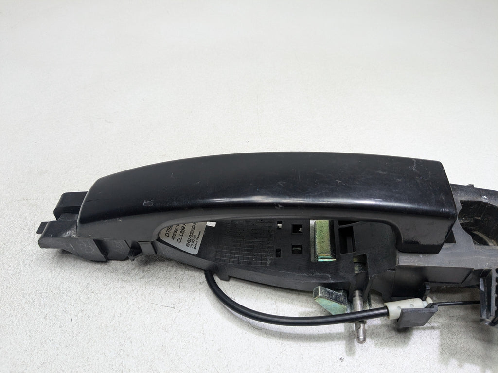 2008 - 2015 LAND ROVER LR2 OEM EXTERIOR DOOR HANDLE FRONT LEFT DRIVER SIDE