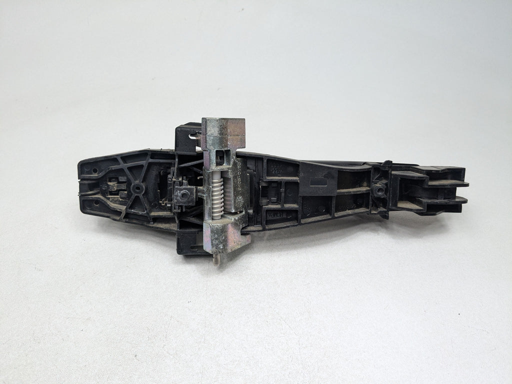 2008 - 2015 LAND ROVER LR2 OEM EXTERIOR DOOR HANDLE REAR LEFT DRIVER SIDE