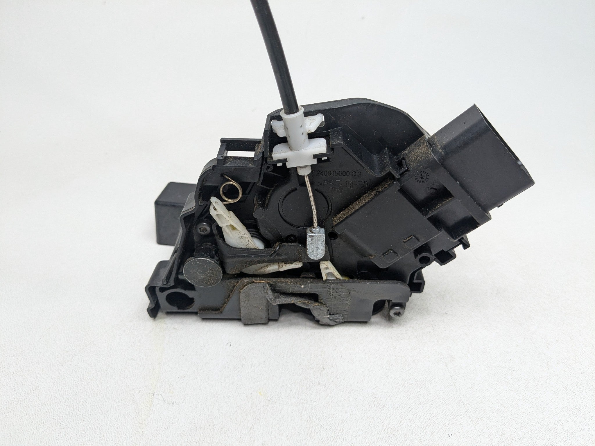 2008 - 2015 LAND ROVER LR2 OEM DOOR LATCH LOCK ACTUATOR FRONT LEFT DRIVER SIDE