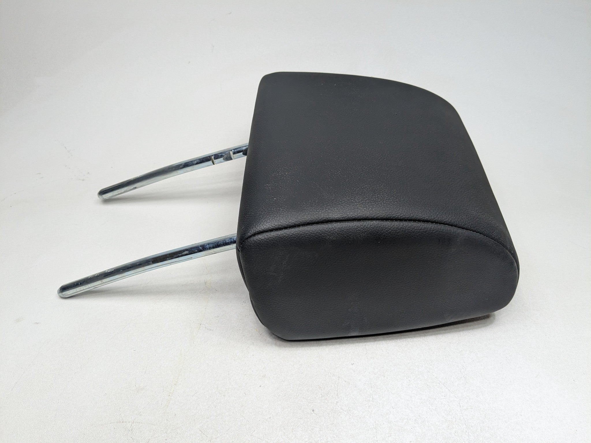 08 - 15 LAND ROVER LR2 OEM SEAT HEADREST LEATHER BLACK REAR RIGHT PASSENGER SIDE