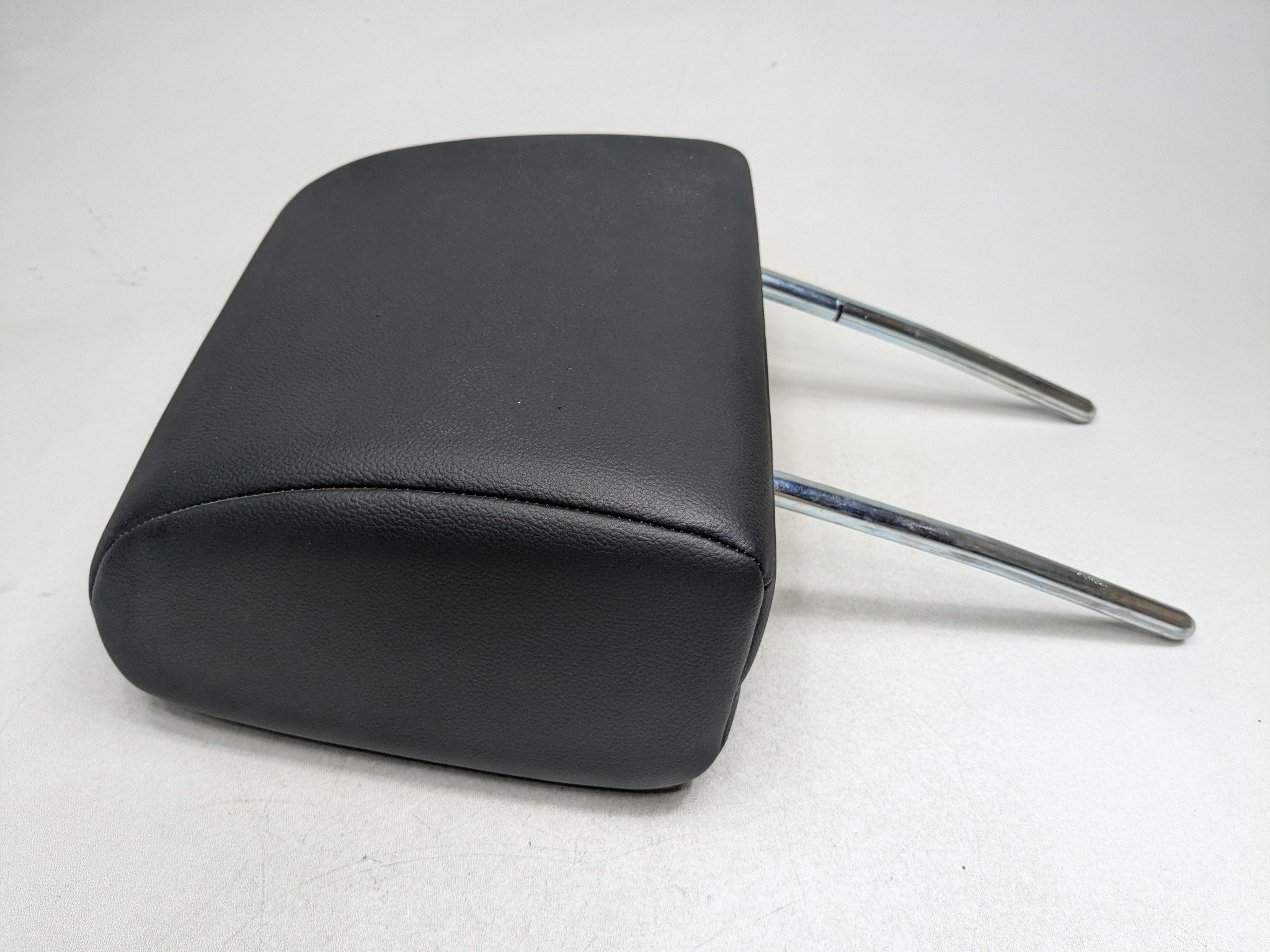 08 - 15 LAND ROVER LR2 OEM SEAT HEADREST LEATHER BLACK REAR RIGHT PASSENGER SIDE