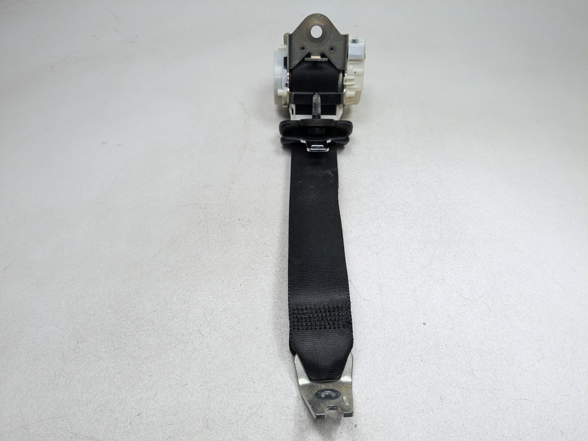 2008 - 2015 LAND ROVER LR2 OEM SAFETY SEAT BELT RETRACTOR BLACK REAR RIGHT SIDE