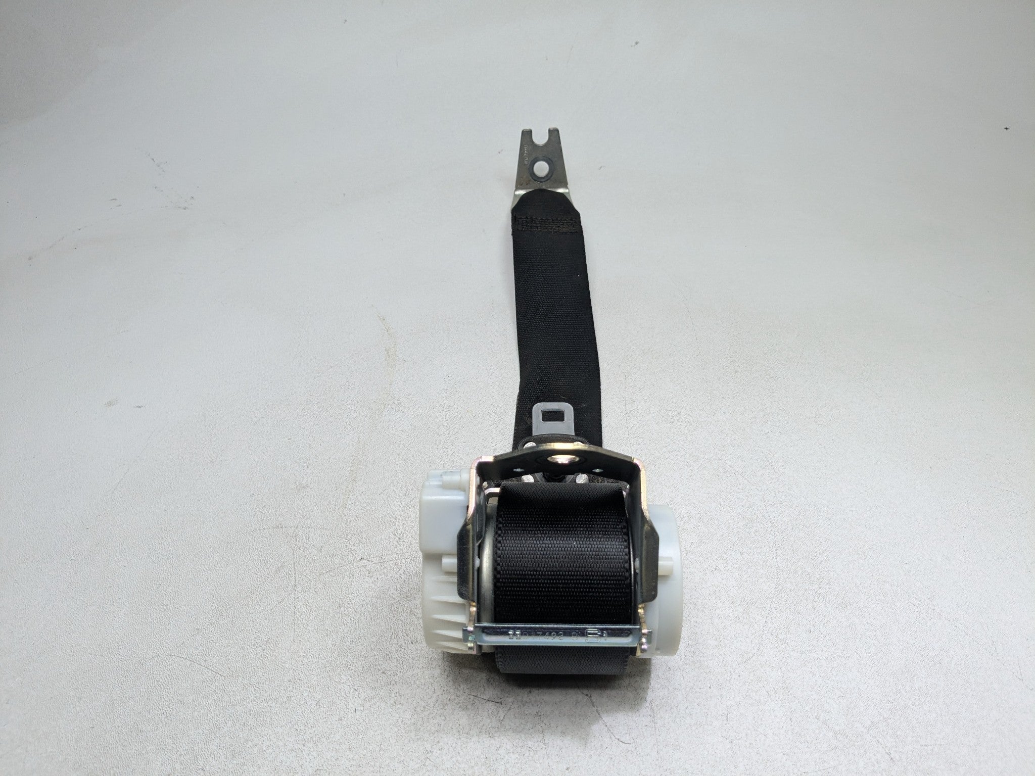 2008 - 2015 LAND ROVER LR2 OEM SAFETY SEAT BELT RETRACTOR BLACK REAR RIGHT SIDE