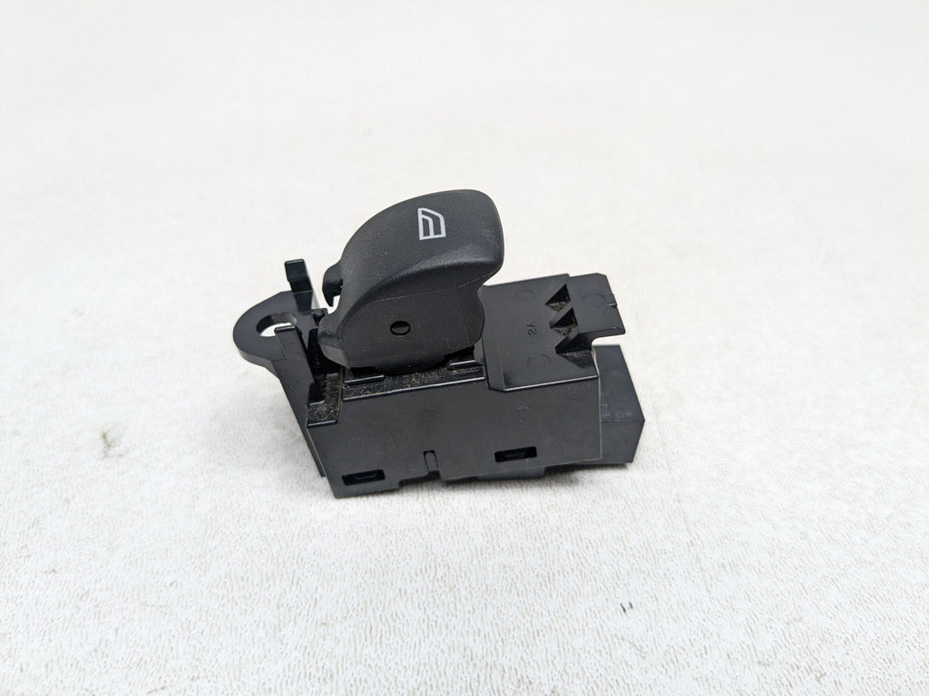 2008 - 2015 LAND ROVER LR2 OEM DOOR WINDOW CONTROL SWITCH REAR LEFT DRIVER SIDE