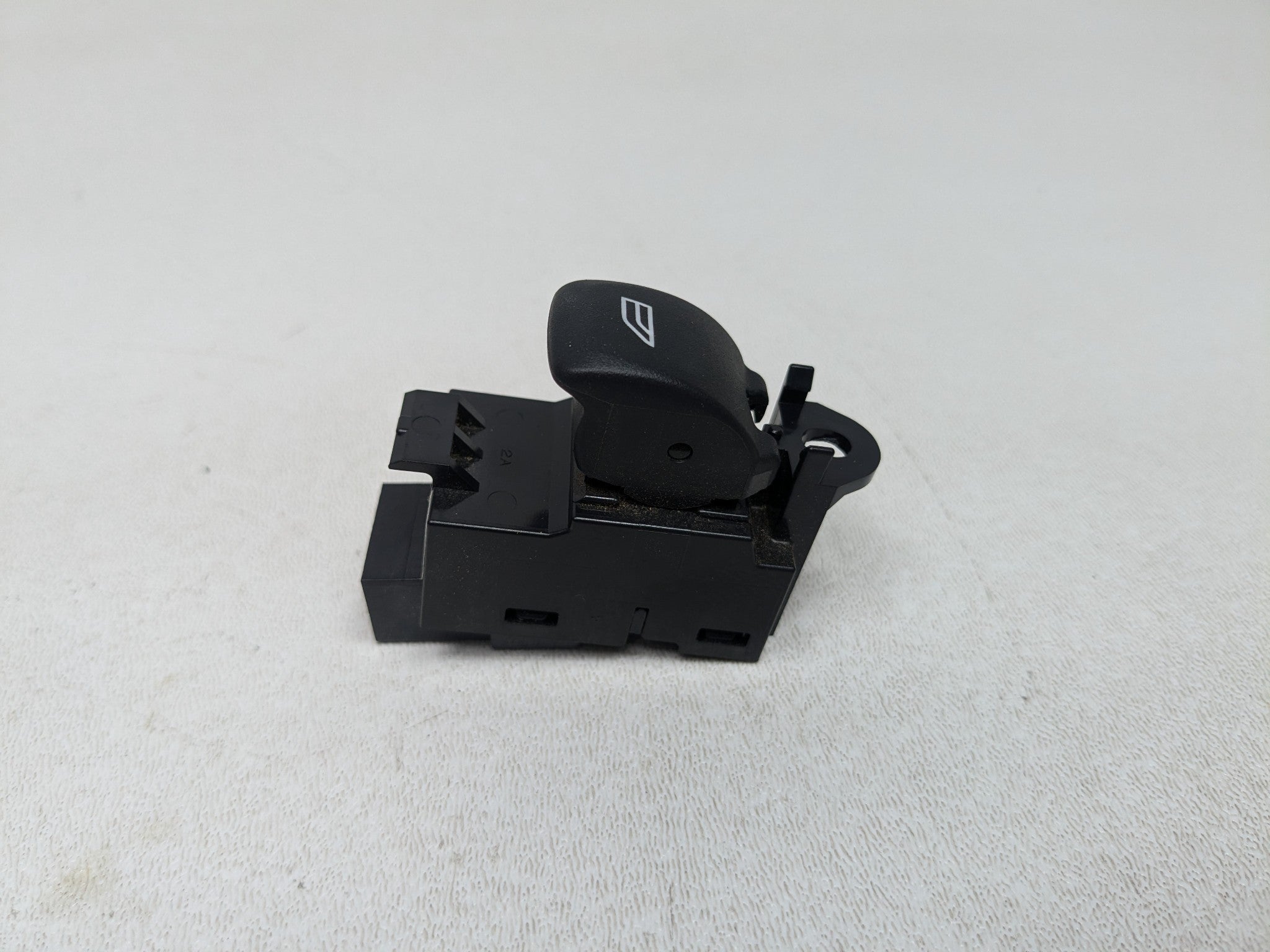2008 - 2015 LAND ROVER LR2 OEM DOOR WINDOW CONTROL SWITCH REAR LEFT DRIVER SIDE