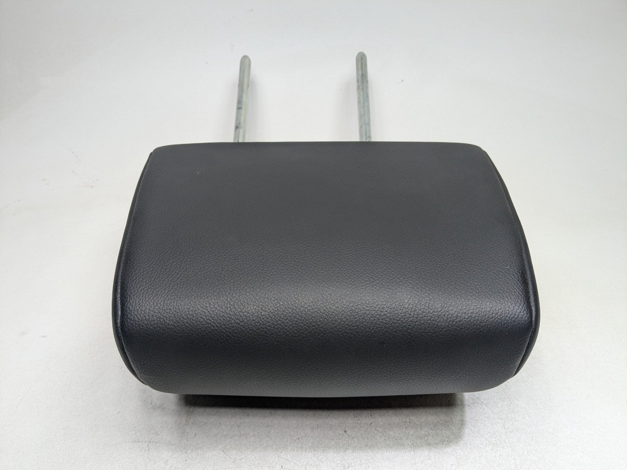 08 - 15 LAND ROVER LR2 OEM SEAT HEADREST LEATHER BLACK REAR LEFT DRIVER SIDE