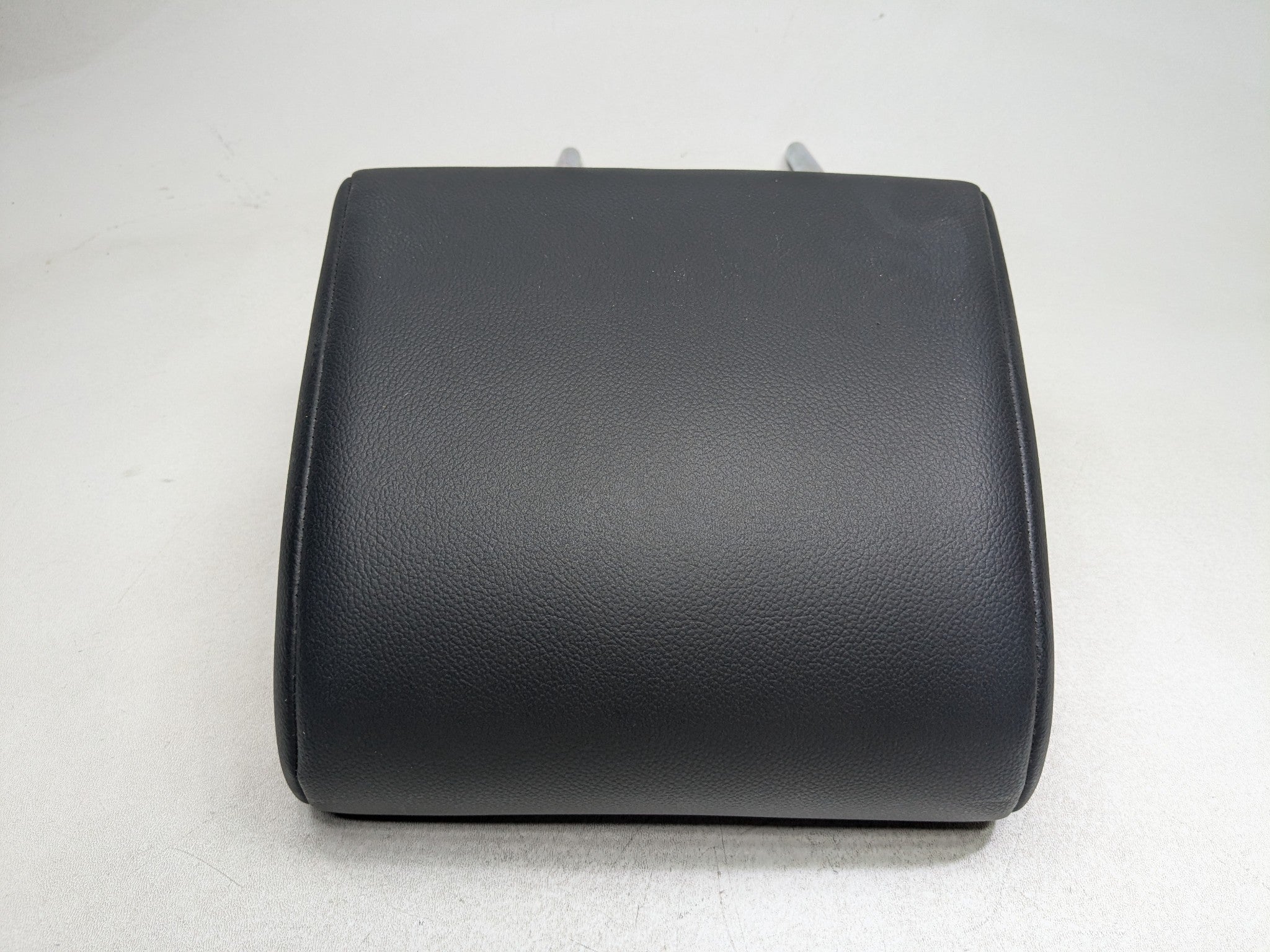 08 - 15 LAND ROVER LR2 OEM SEAT HEADREST LEATHER BLACK REAR LEFT DRIVER SIDE