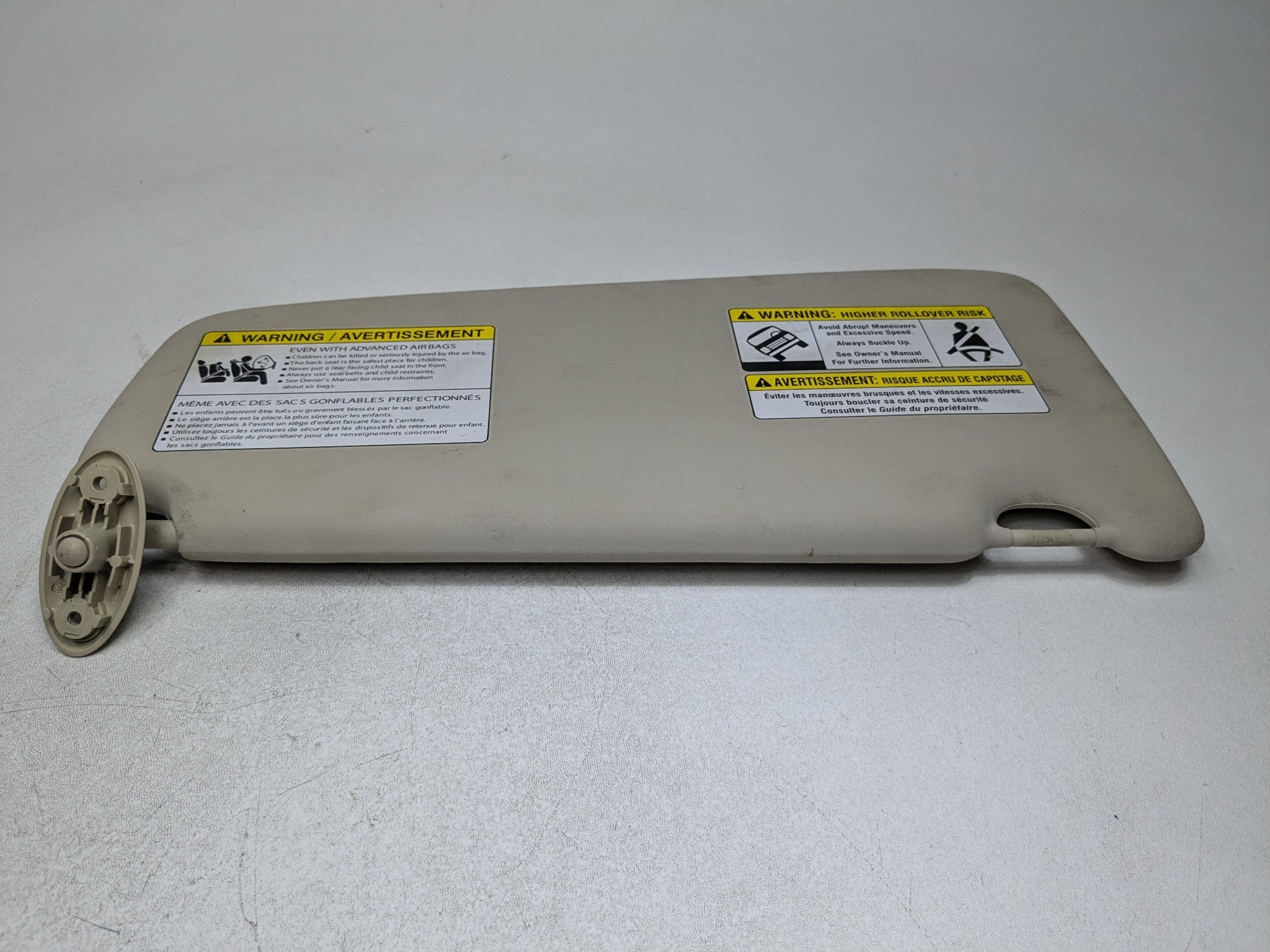 2008 - 2015 LAND ROVER LR2 OEM SUN VISOR INTERIOR UPPER ROOF FRONT LEFT SIDE