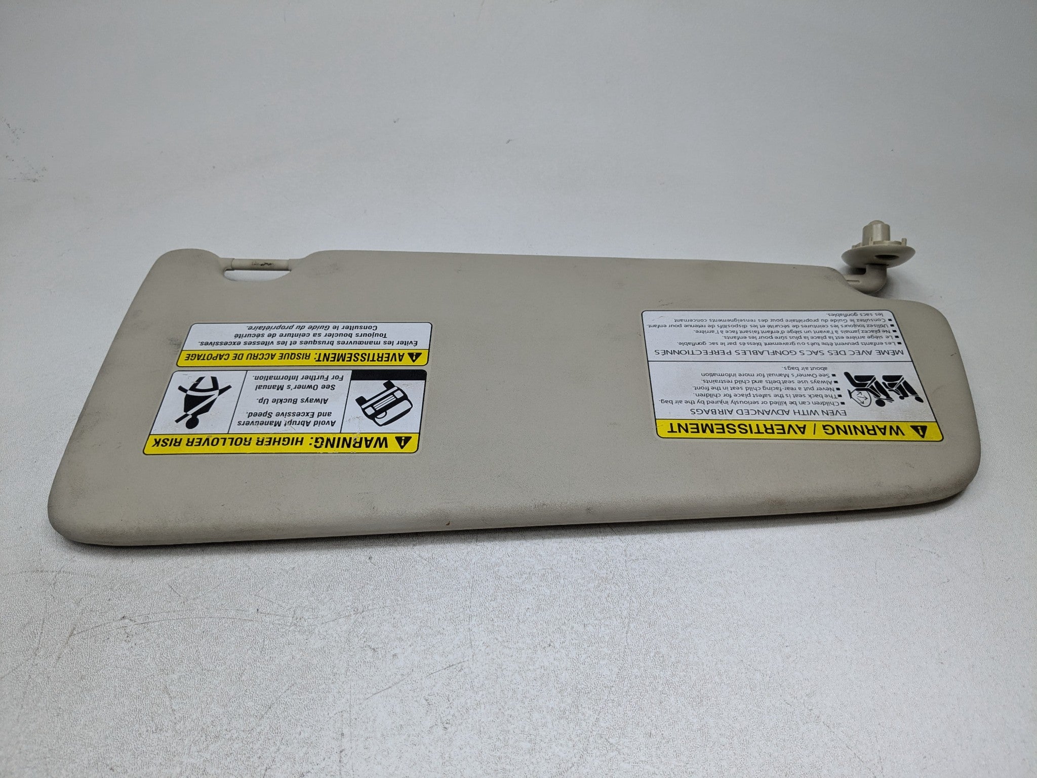 2008 - 2015 LAND ROVER LR2 OEM SUN VISOR INTERIOR UPPER ROOF FRONT LEFT SIDE