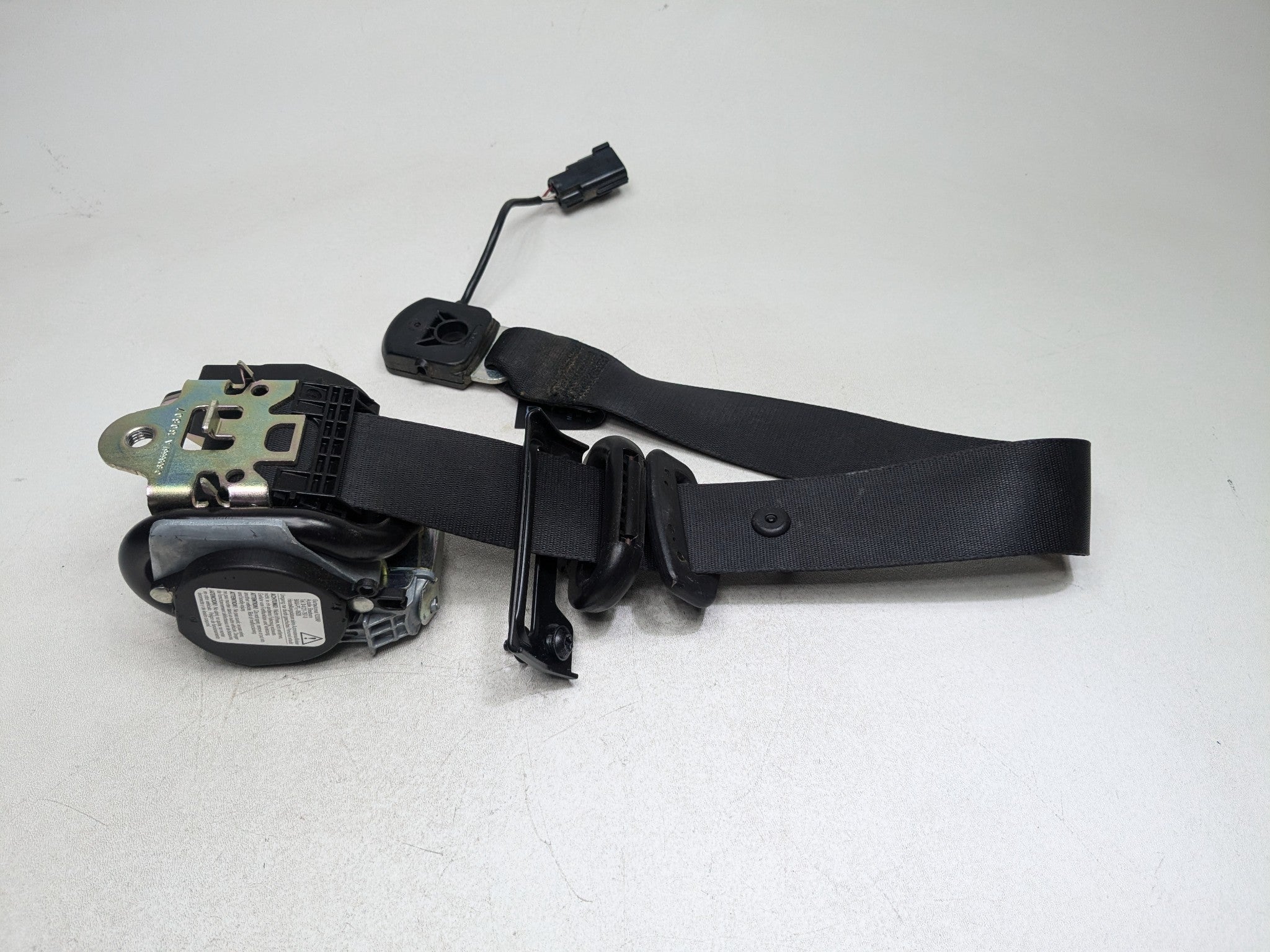 2008 - 2015 LAND ROVER LR2 OEM SAFETY SEAT BELT RETRACTOR BLACK FRONT RIGHT SIDE