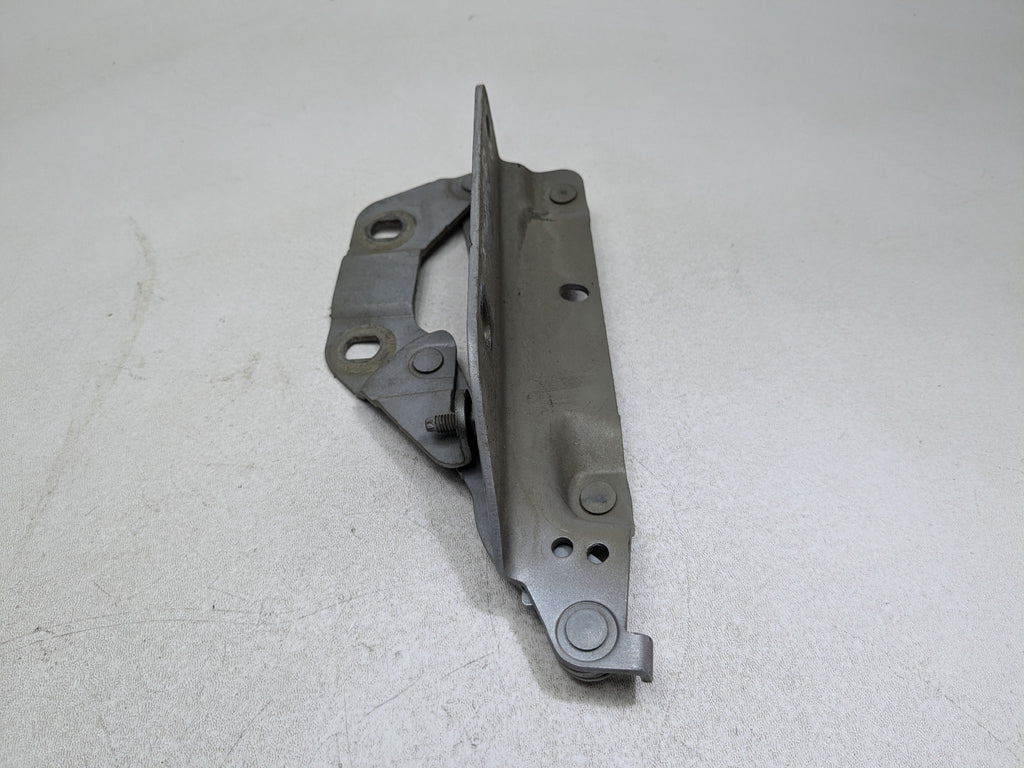 2008 - 2015 LAND ROVER LR2 OEM HOOD HINGE SUPPORT BRACKET FRONT LEFT DRIVER SIDE