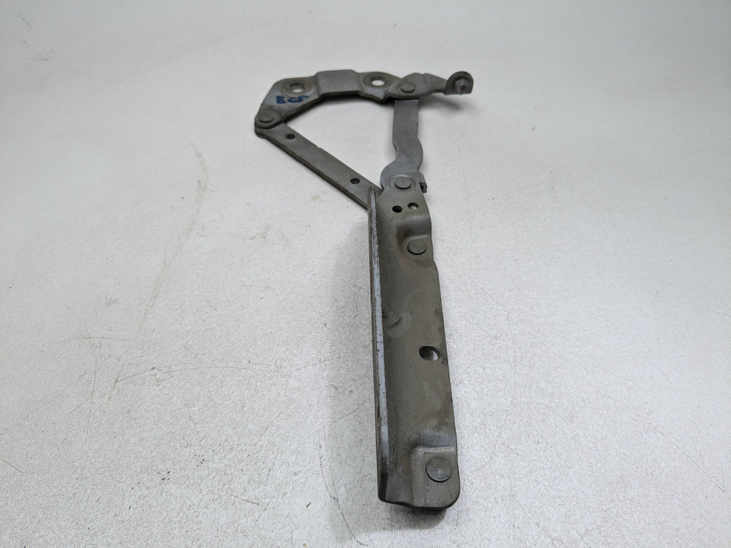 08 - 15 LAND ROVER LR2 OEM HOOD HINGE SUPPORT BRACKET FRONT RIGHT PASSENGER SIDE