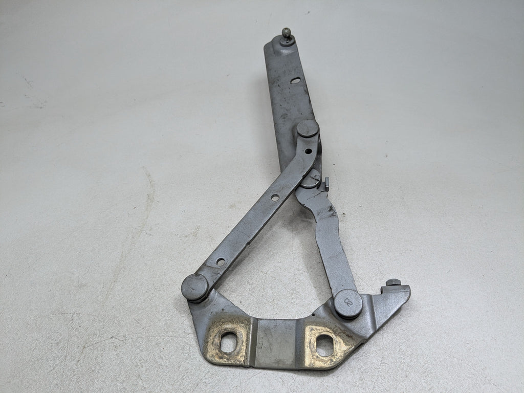 08 - 15 LAND ROVER LR2 OEM HOOD HINGE SUPPORT BRACKET FRONT RIGHT PASSENGER SIDE