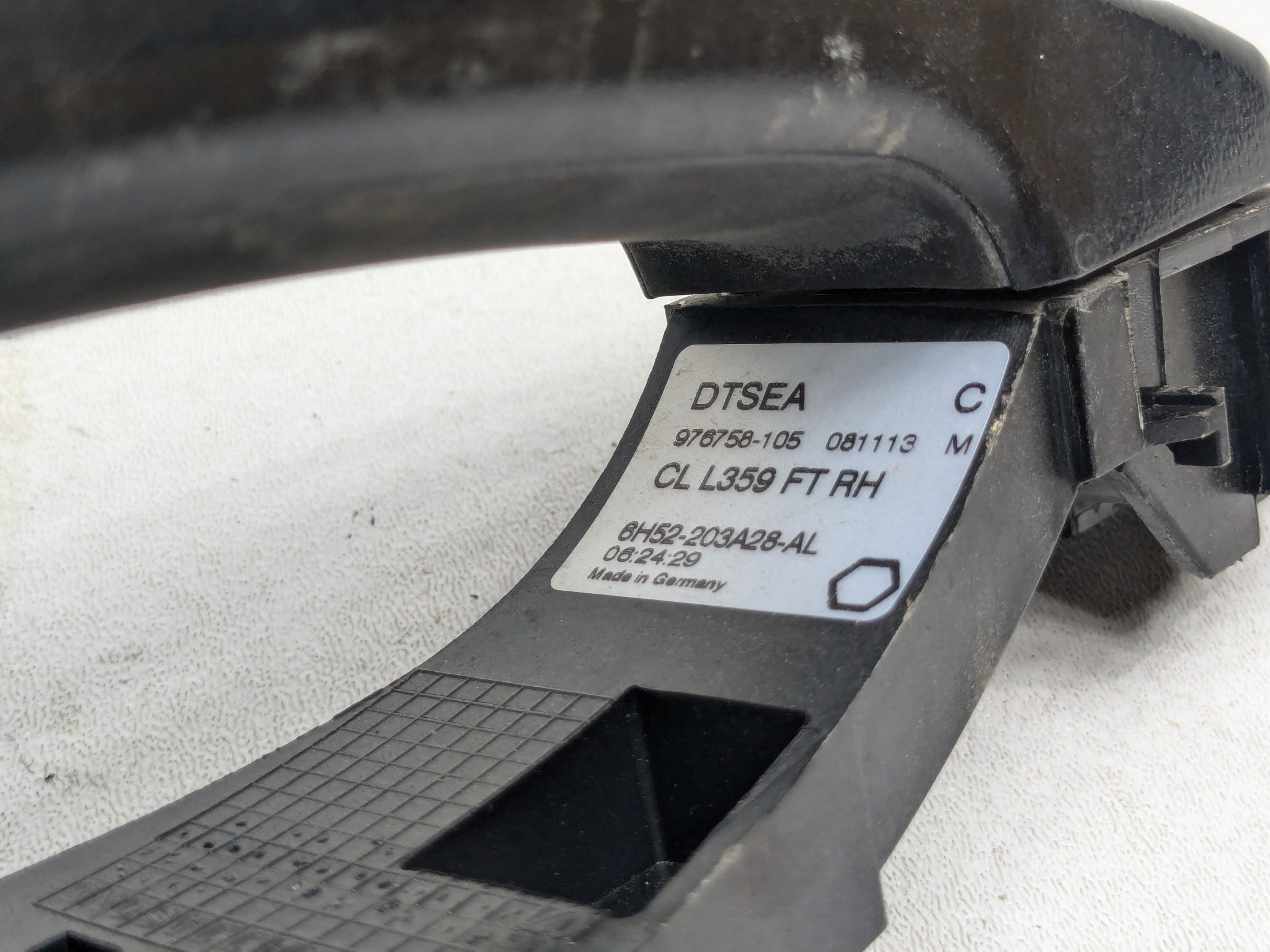 2008 - 2015 LAND ROVER LR2 OEM EXTERIOR DOOR HANDLE FRONT RIGHT PASSENGER SIDE