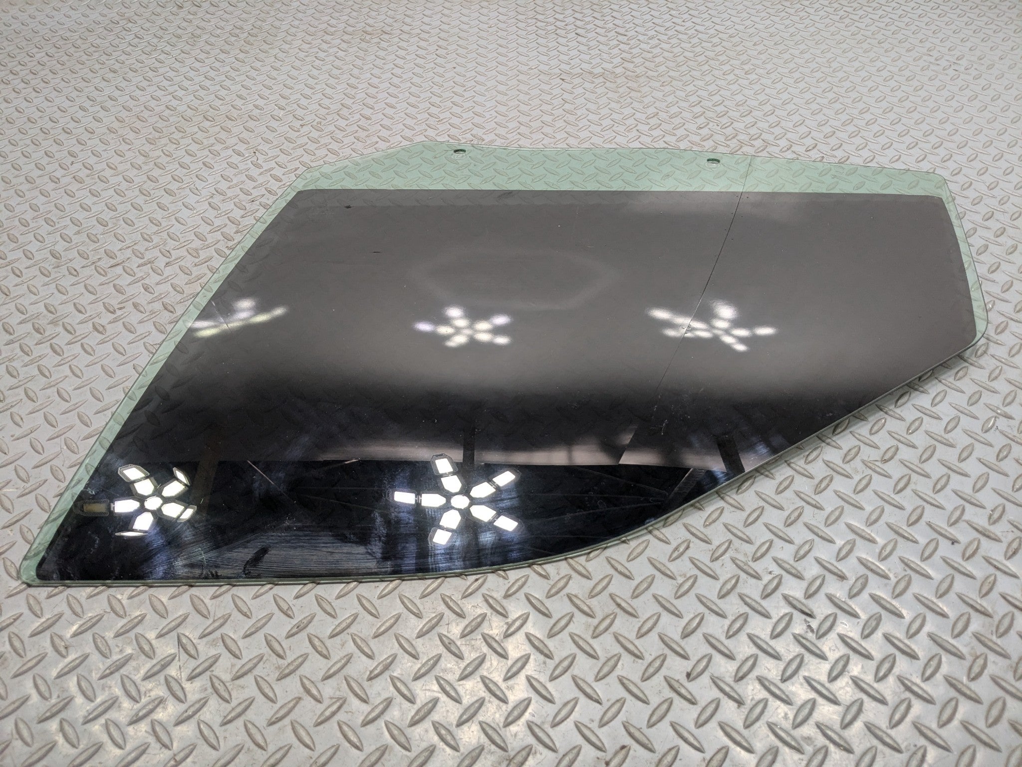 08 - 15 LAND ROVER LR2 OEM DOOR WINDOW GLASS WITH PRIVACY TINT FRONT LEFT SIDE