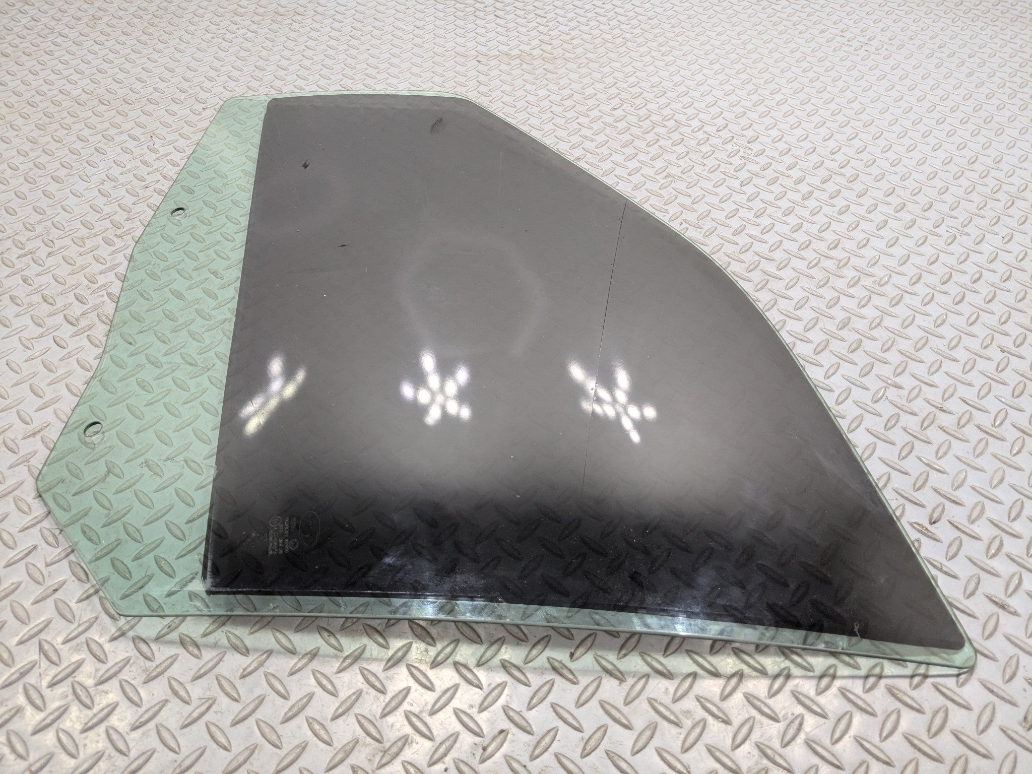 08 - 15 LAND ROVER LR2 OEM DOOR WINDOW GLASS WITH PRIVACY TINT FRONT LEFT SIDE