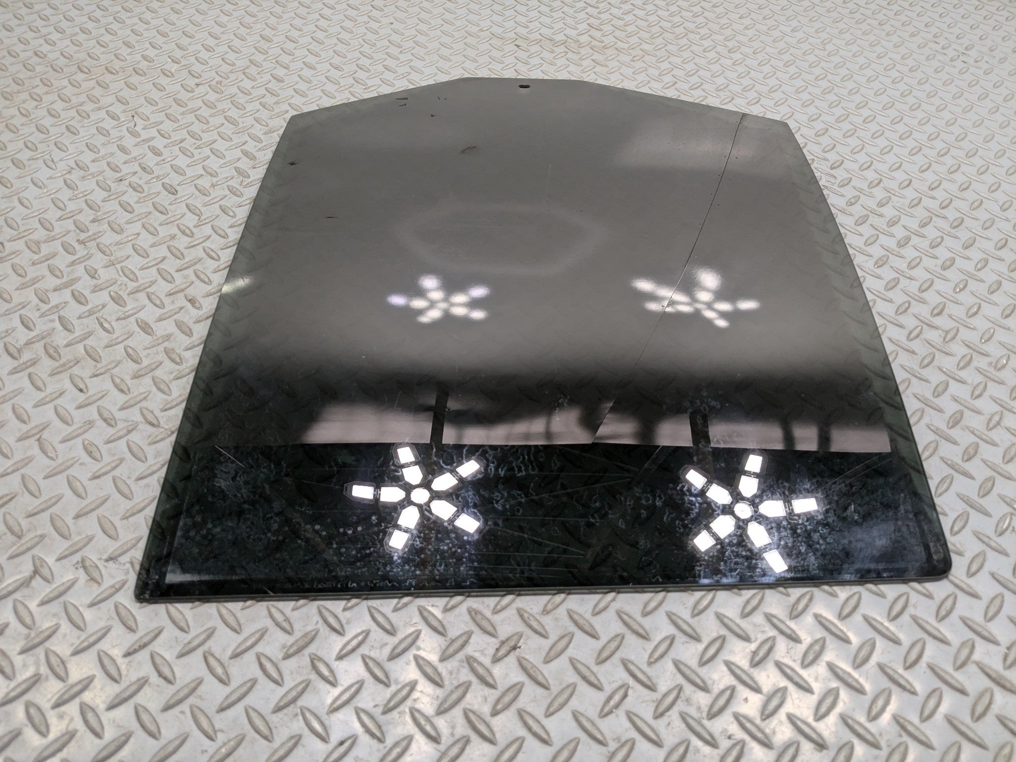 08 - 15 LAND ROVER LR2 OEM DOOR WINDOW GLASS WITH PRIVACY TINT REAR LEFT SIDE