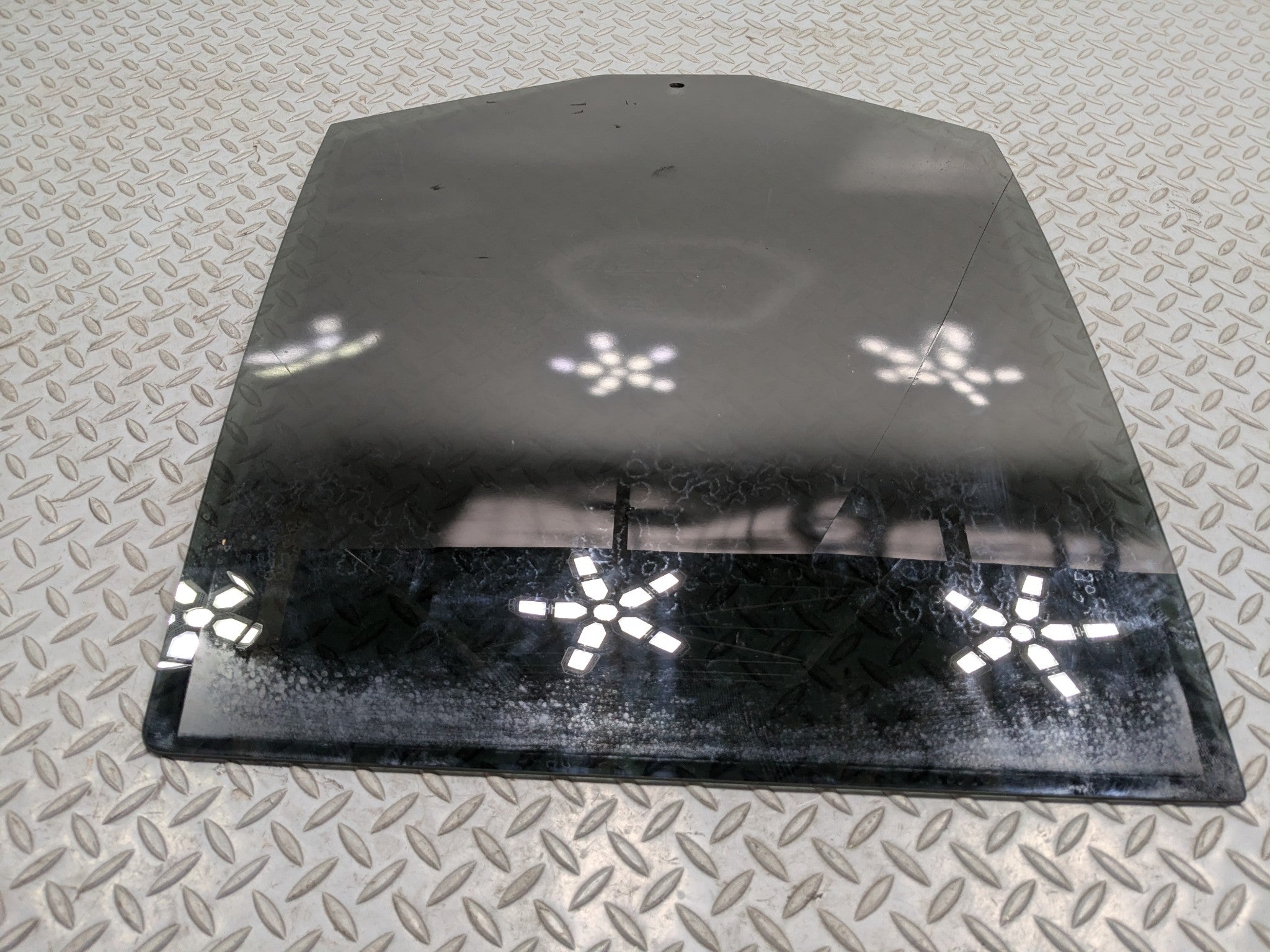 08 - 15 LAND ROVER LR2 OEM DOOR WINDOW GLASS WITH PRIVACY TINT REAR RIGHT SIDE