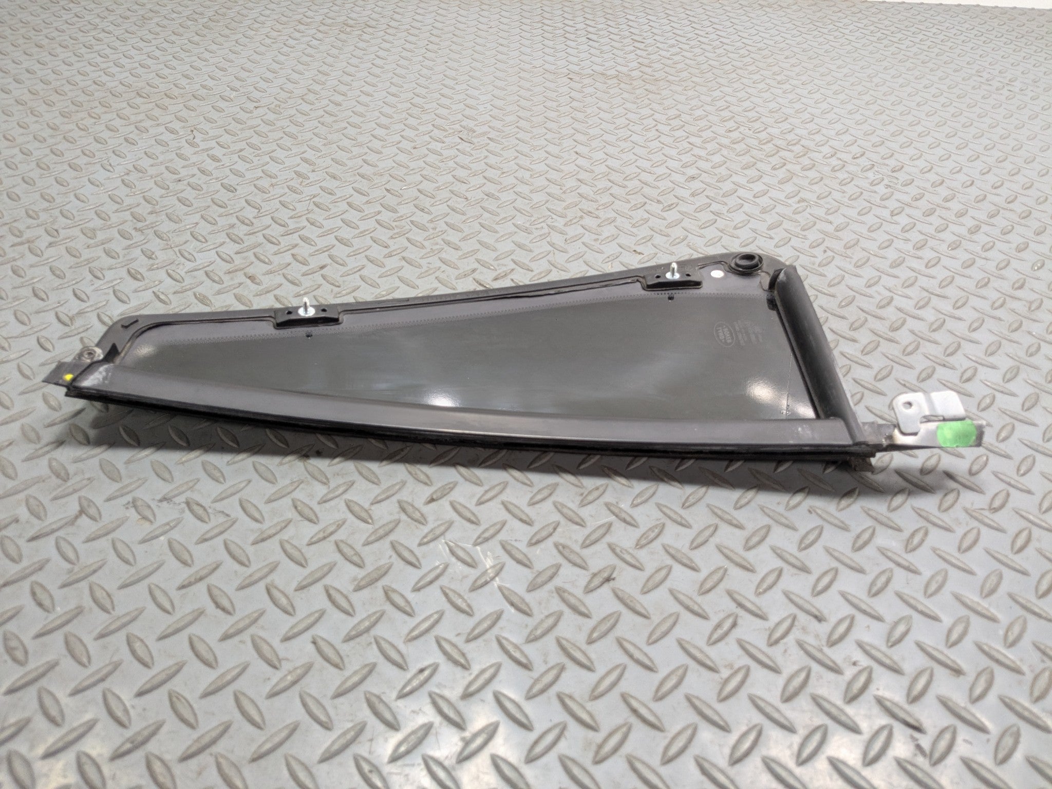 08 - 15 LAND ROVER LR2 OEM DOOR WINDOW VENT GLASS WITH PRIVACY TINT REAR RIGHT