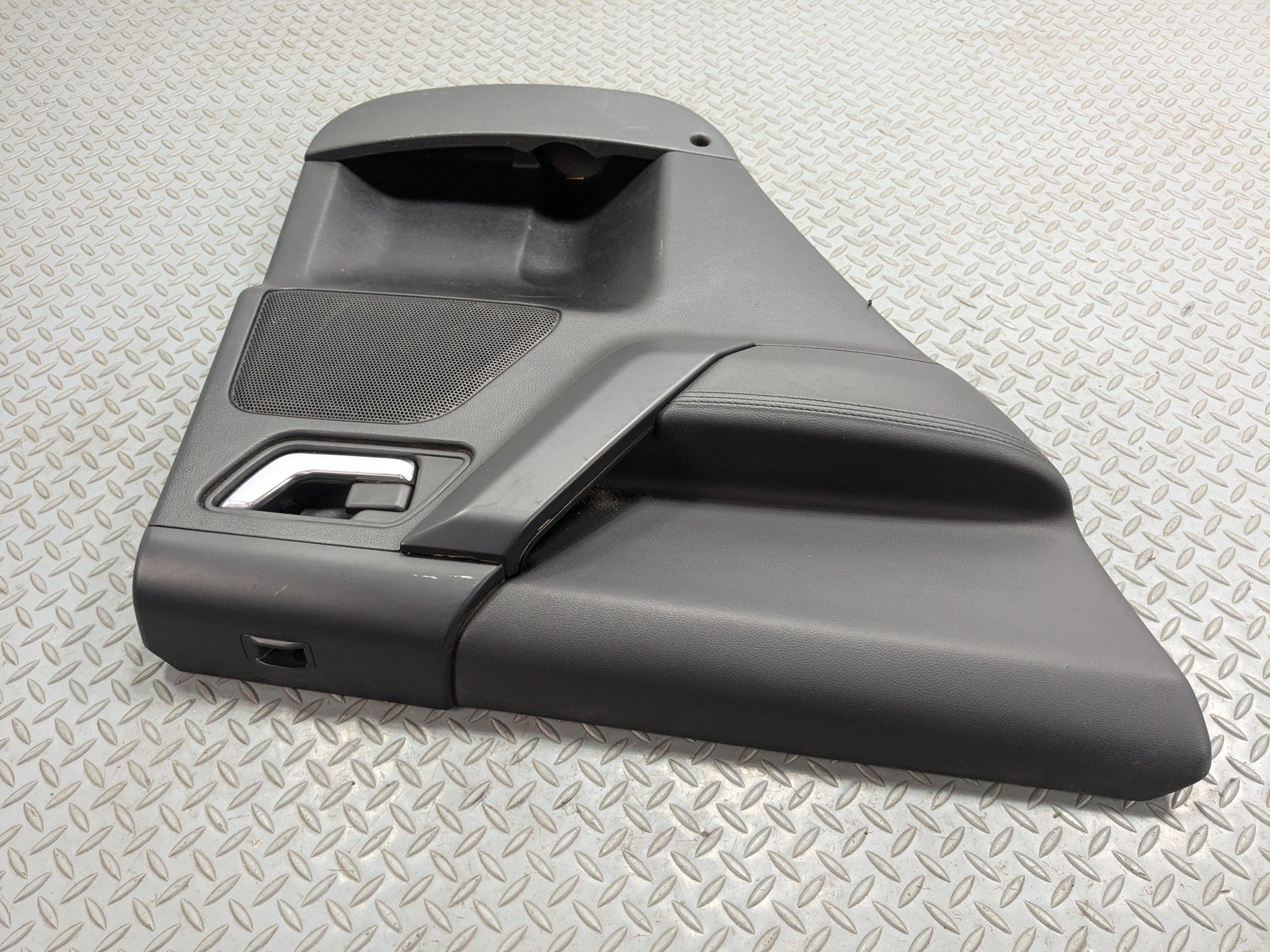 2008 - 2015 LAND ROVER LR2 OEM INTERIOR DOOR TRIM PANEL REAR LEFT DRIVER BLACK