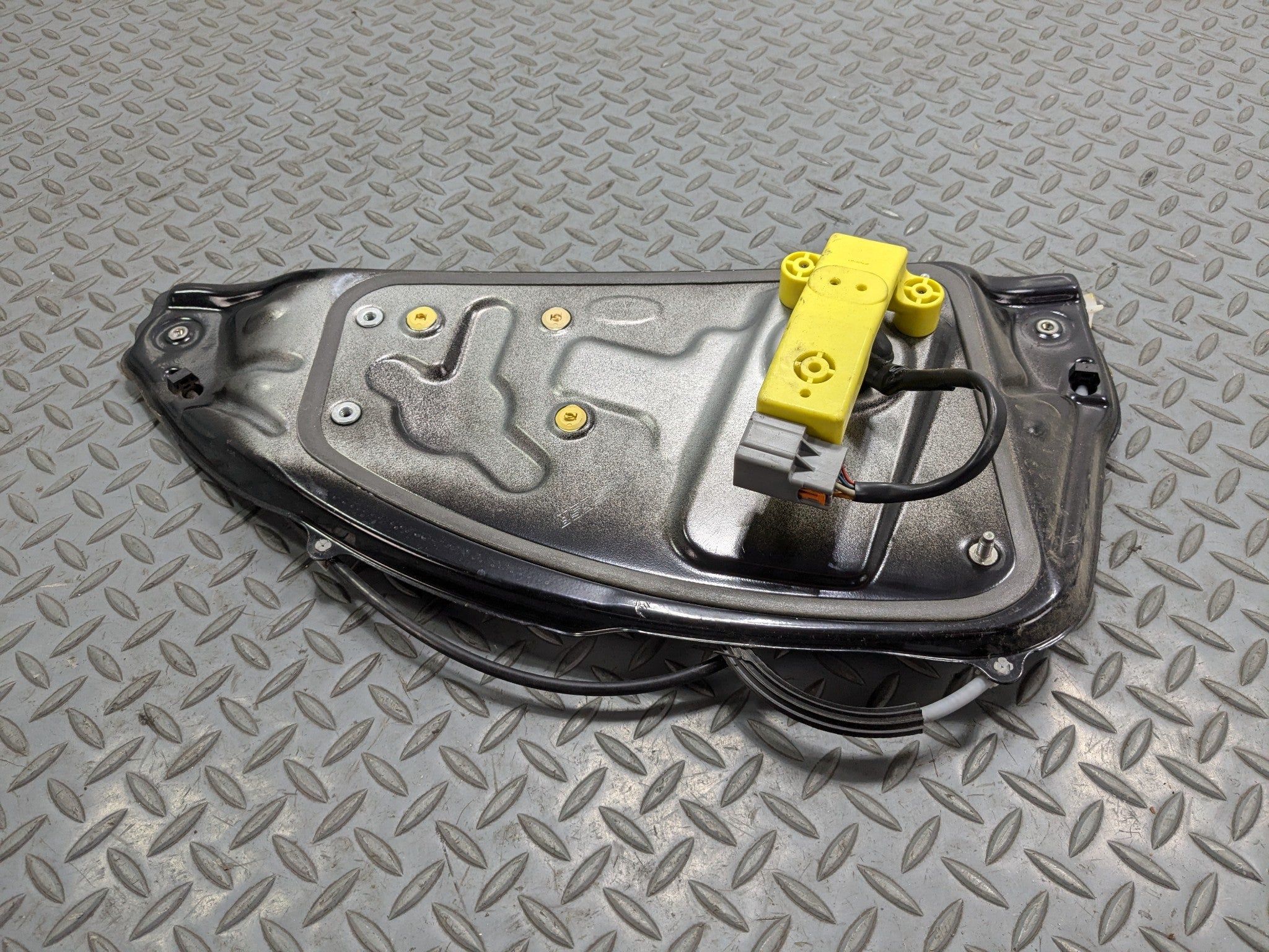 2008 - 2015 LAND ROVER LR2 OEM WINDOW MOTOR REGULATOR ASSEMBLY REAR RIGHT SIDE