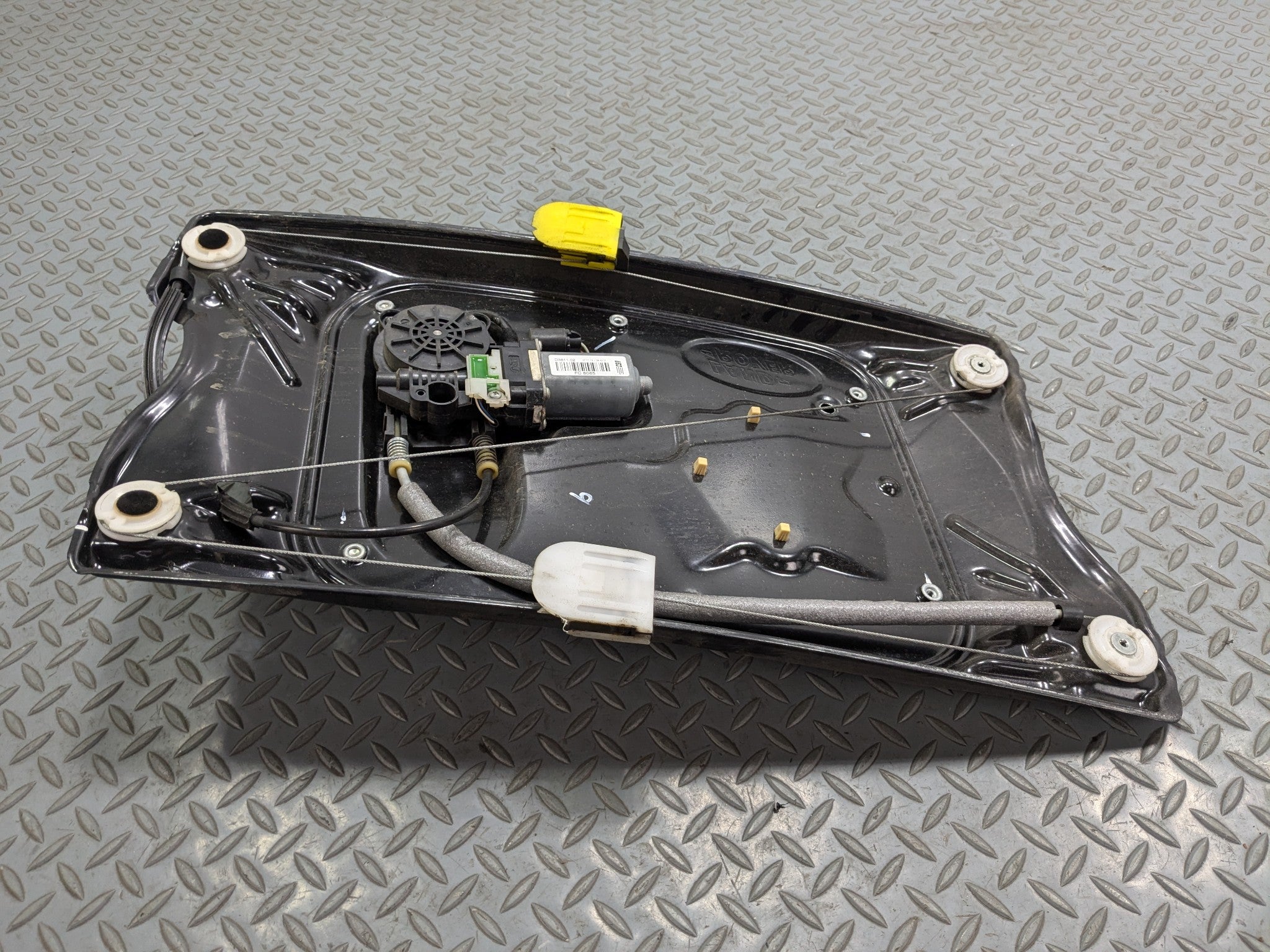 2008 - 2015 LAND ROVER LR2 OEM WINDOW MOTOR REGULATOR ASSEMBLY FRONT LEFT SIDE