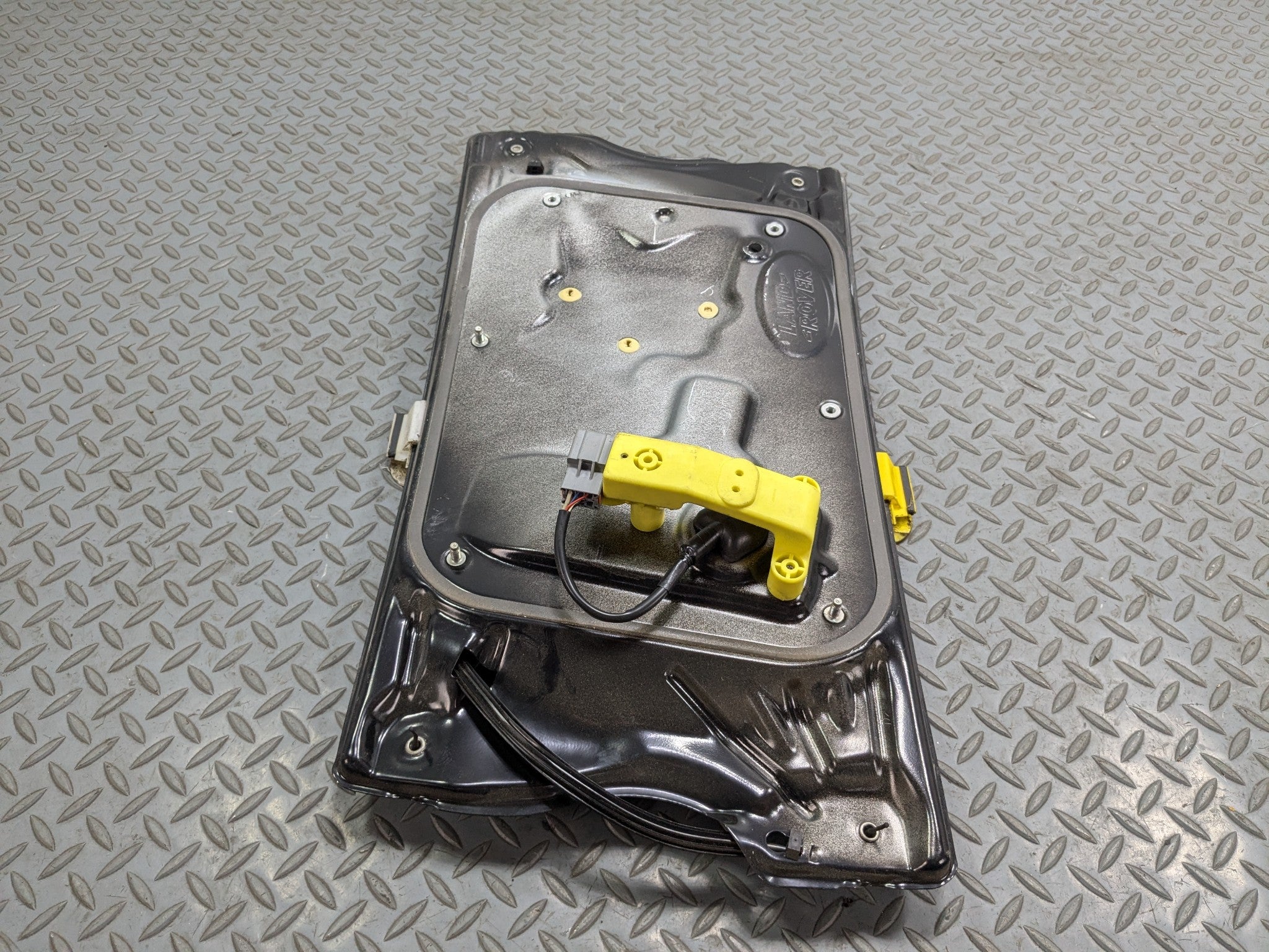 2008 - 2015 LAND ROVER LR2 OEM WINDOW MOTOR REGULATOR ASSEMBLY FRONT LEFT SIDE