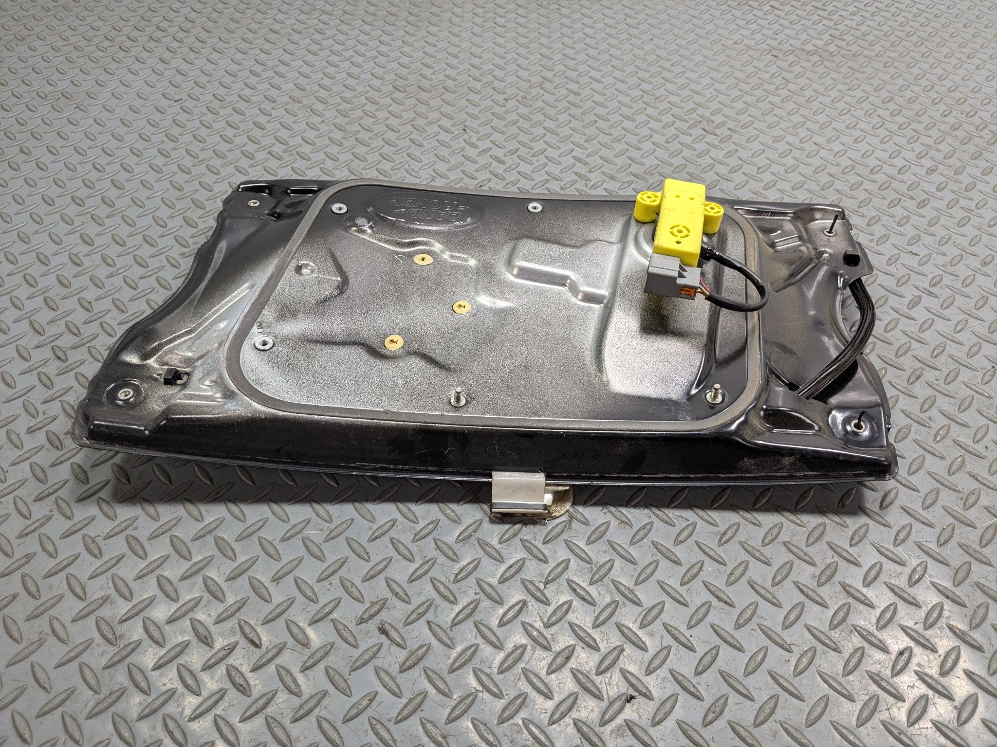 2008 - 2015 LAND ROVER LR2 OEM WINDOW MOTOR REGULATOR ASSEMBLY FRONT LEFT SIDE