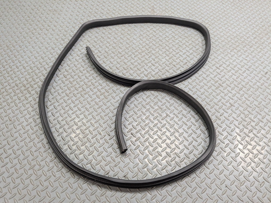 2008 - 2015 LAND ROVER LR2 OEM DOOR SEAL WEATHER STRIPPING RUBBER REAR LEFT SIDE