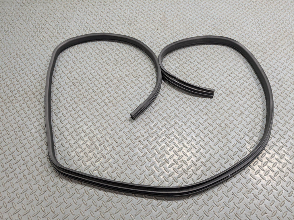 2008 - 2015 LAND ROVER LR2 OEM DOOR SEAL WEATHER STRIPPING RUBBER REAR LEFT SIDE
