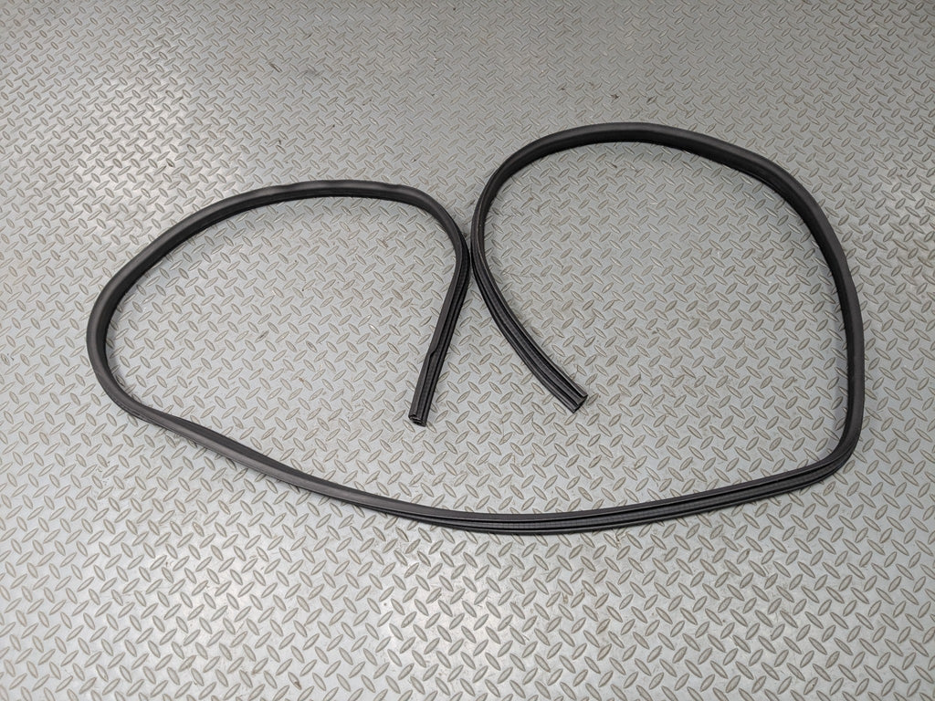 08 - 15 LAND ROVER LR2 OEM DOOR SEAL WEATHER STRIPPING RUBBER FRONT RIGHT SIDE