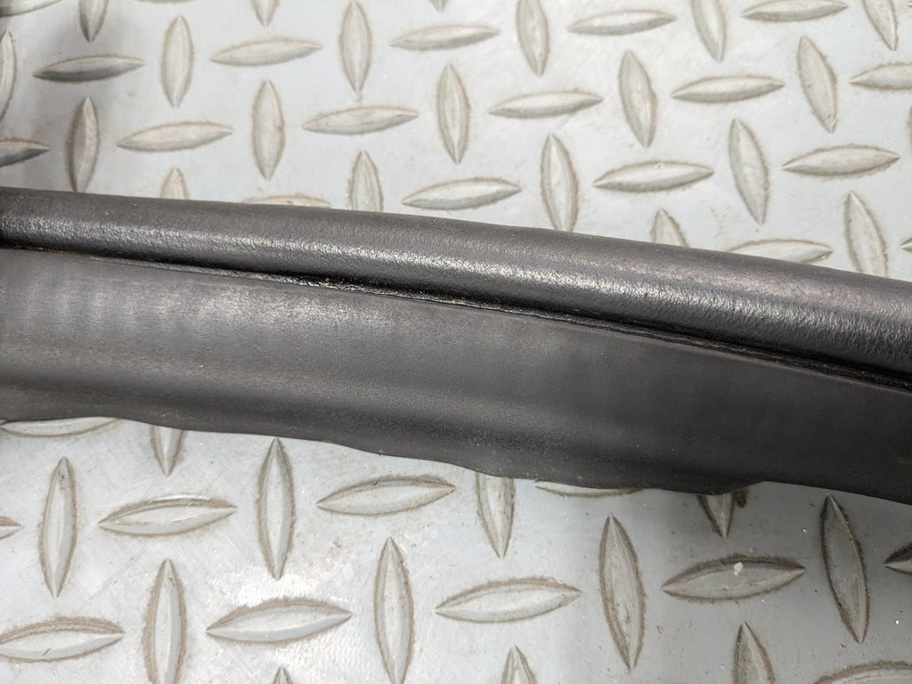 08 - 15 LAND ROVER LR2 OEM DOOR SEAL WEATHER STRIPPING RUBBER FRONT RIGHT SIDE