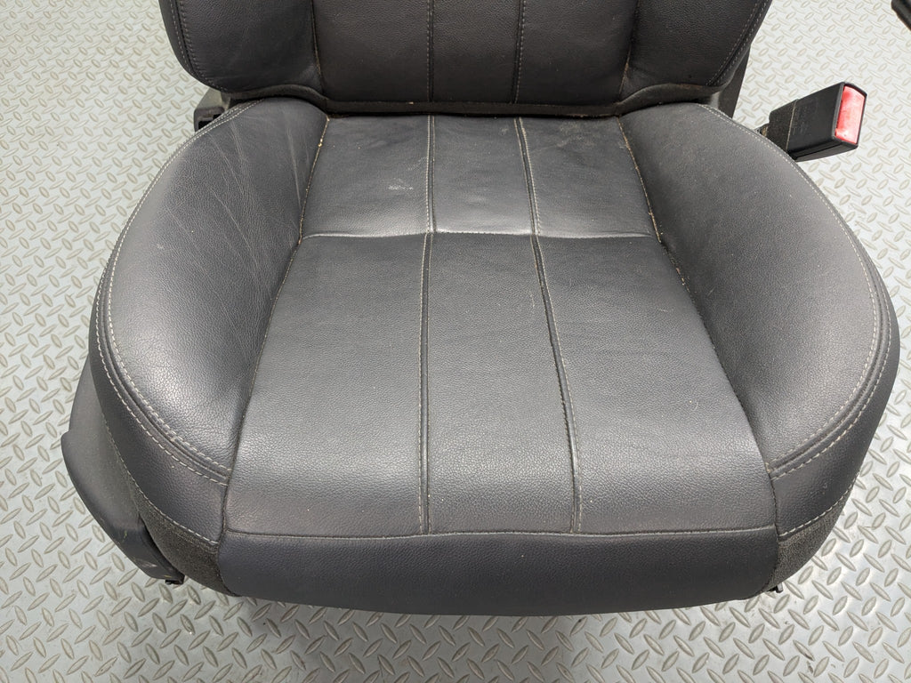 2008 - 2015 LAND ROVER LR2 OEM SEAT BLACK LEATHER WITH BUCKLE FRONT RIGHT SIDE