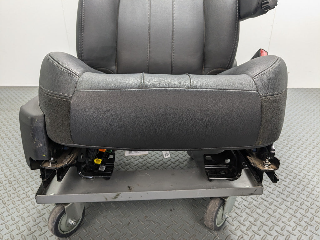 2008 - 2015 LAND ROVER LR2 OEM SEAT BLACK LEATHER WITH BUCKLE FRONT RIGHT SIDE