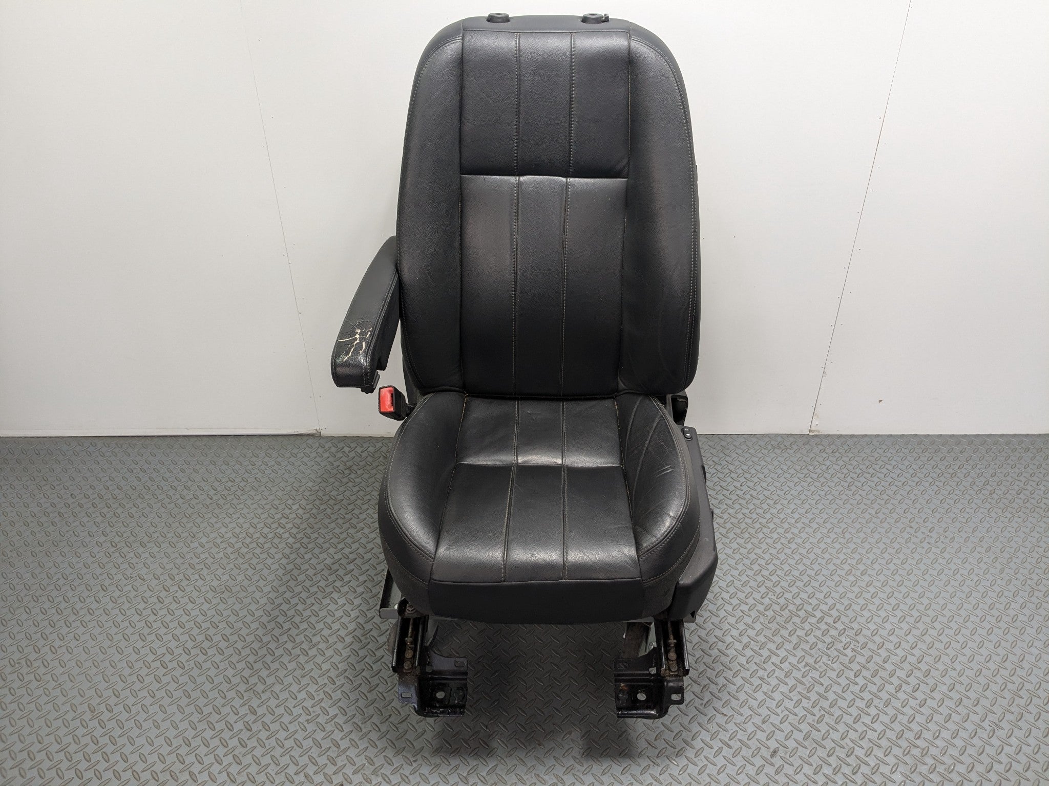 2008 - 2015 LAND ROVER LR2 OEM SEAT BLACK LEATHER WITH BUCKLE FRONT LEFT SIDE