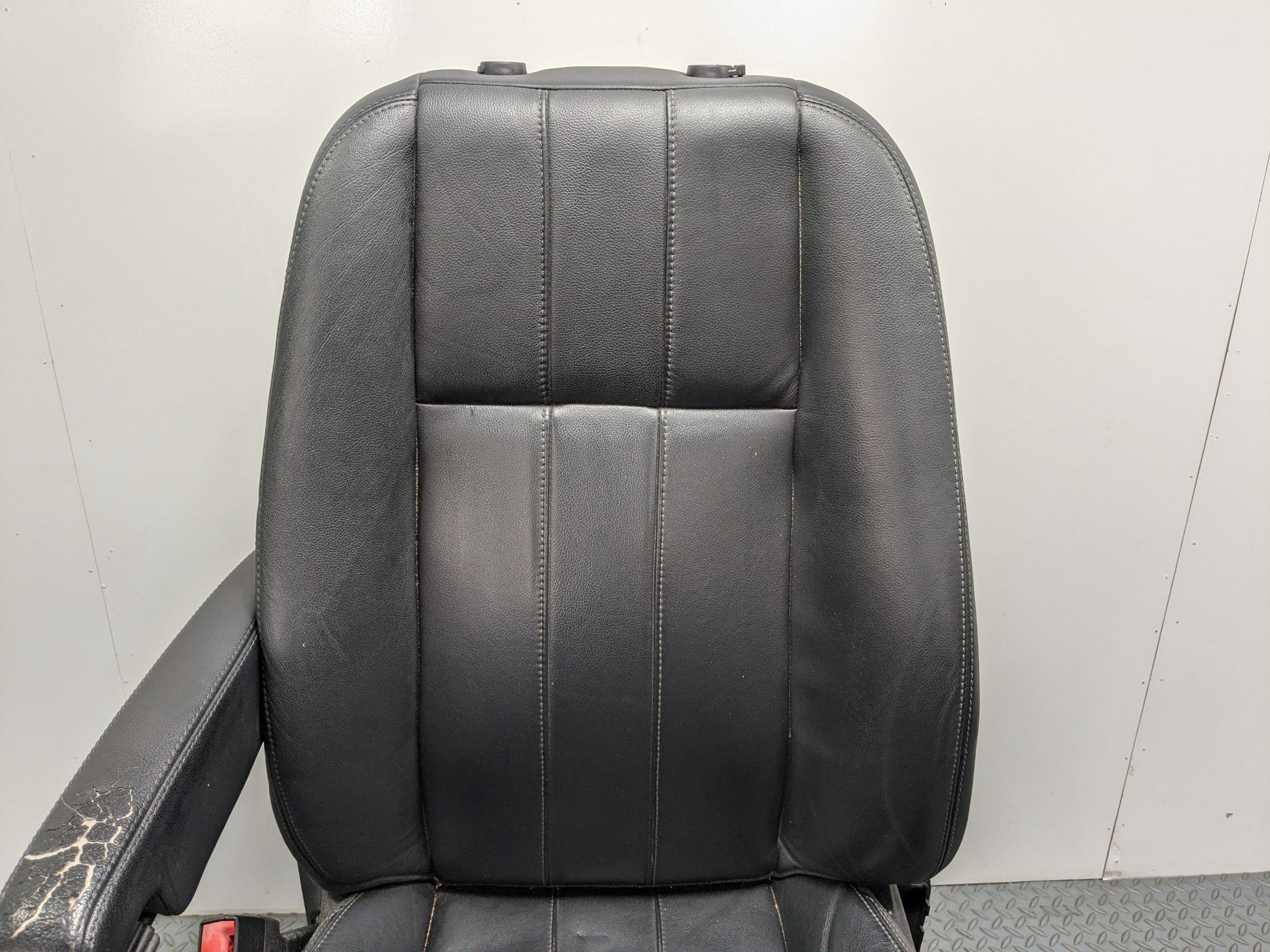 2008 - 2015 LAND ROVER LR2 OEM SEAT BLACK LEATHER WITH BUCKLE FRONT LEFT SIDE