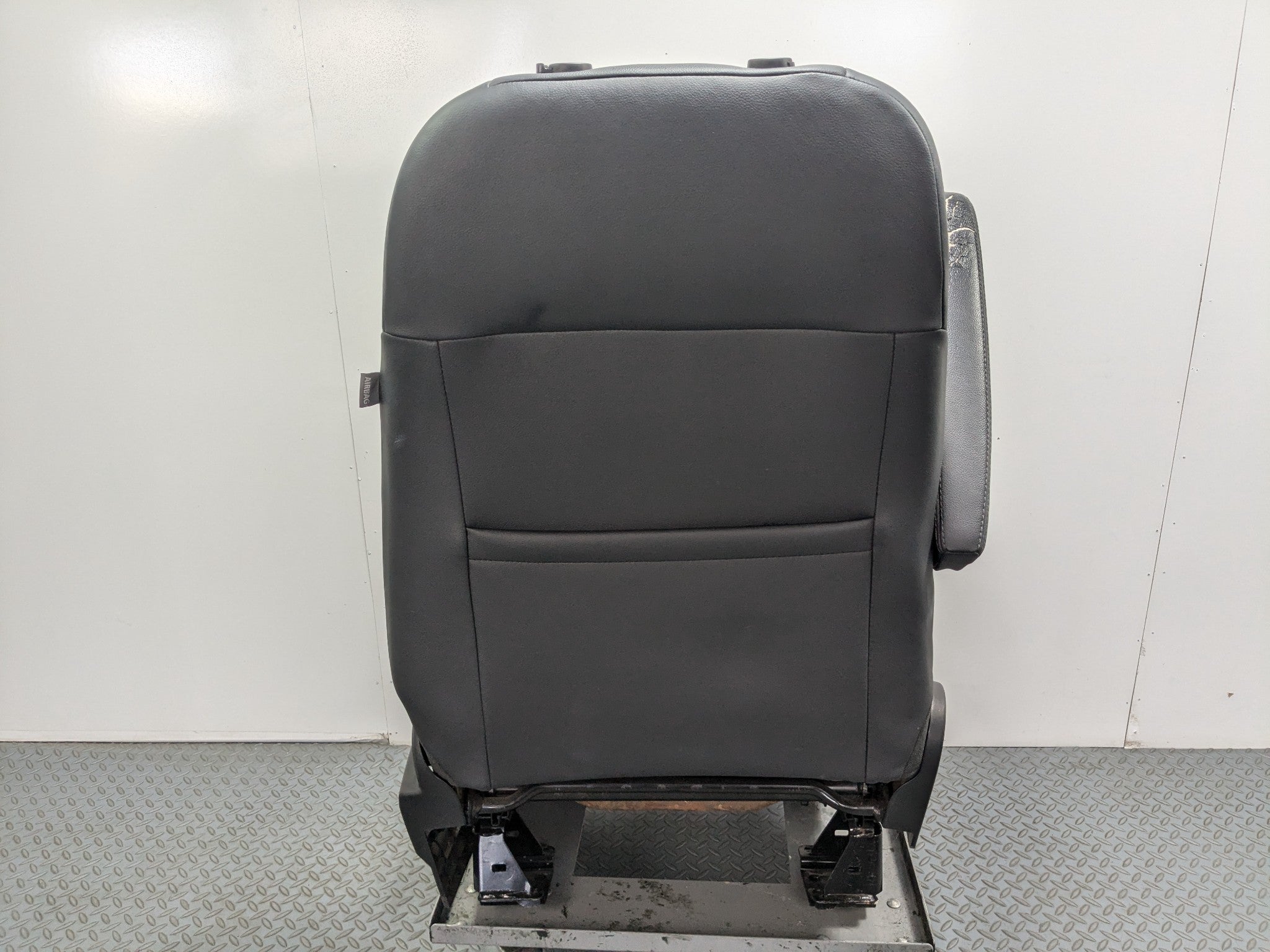 2008 - 2015 LAND ROVER LR2 OEM SEAT BLACK LEATHER WITH BUCKLE FRONT LEFT SIDE
